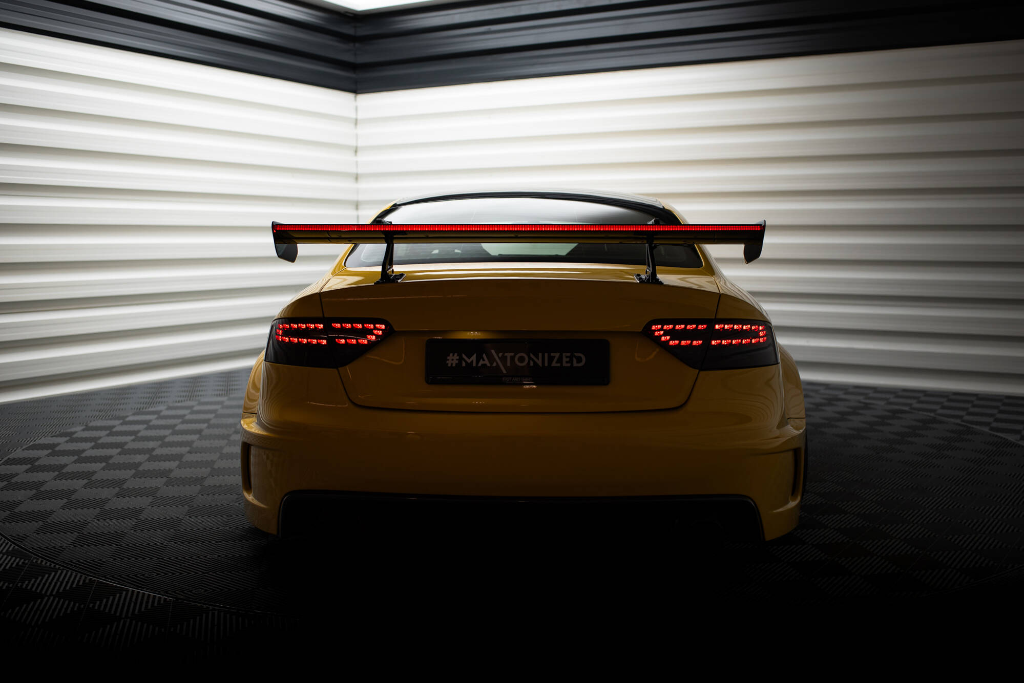 pol_po_Carbon-Spoiler-With-Upper-Swan-Mounting-LED-Audi-A5-Coupe-8T-20962_11 pol_po_Carbon-Spoiler-With-Upper-Swan-Mounting-LED-Audi-A5-Coupe-8T-20962_11