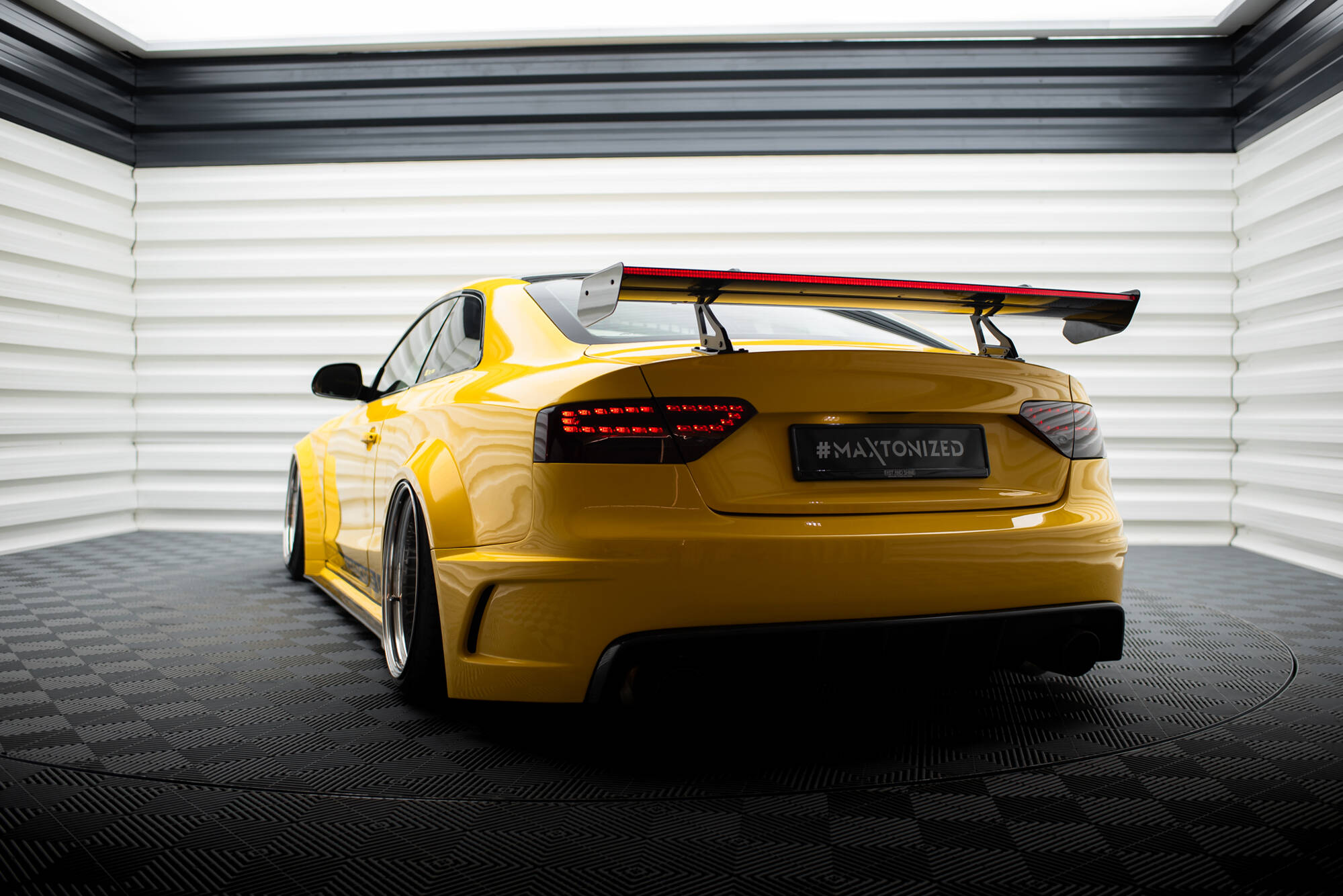 pol_po_Carbon-Spoiler-With-Upper-Swan-Mounting-LED-Audi-A5-Coupe-8T-20962_16 pol_po_Carbon-Spoiler-With-Upper-Swan-Mounting-LED-Audi-A5-Coupe-8T-20962_16