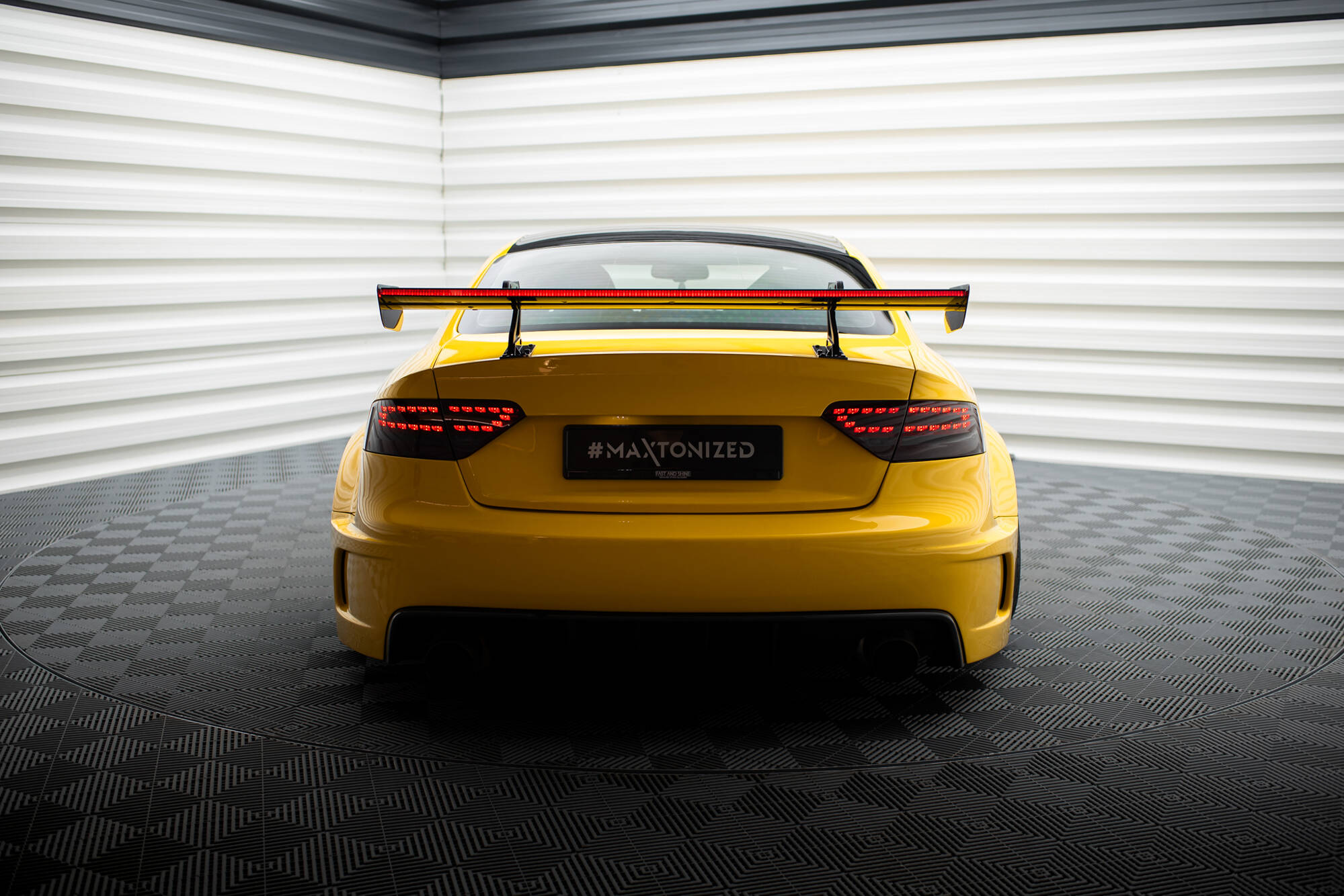 pol_po_Carbon-Spoiler-With-Upper-Swan-Mounting-LED-Audi-A5-Coupe-8T-20962_17 pol_po_Carbon-Spoiler-With-Upper-Swan-Mounting-LED-Audi-A5-Coupe-8T-20962_17