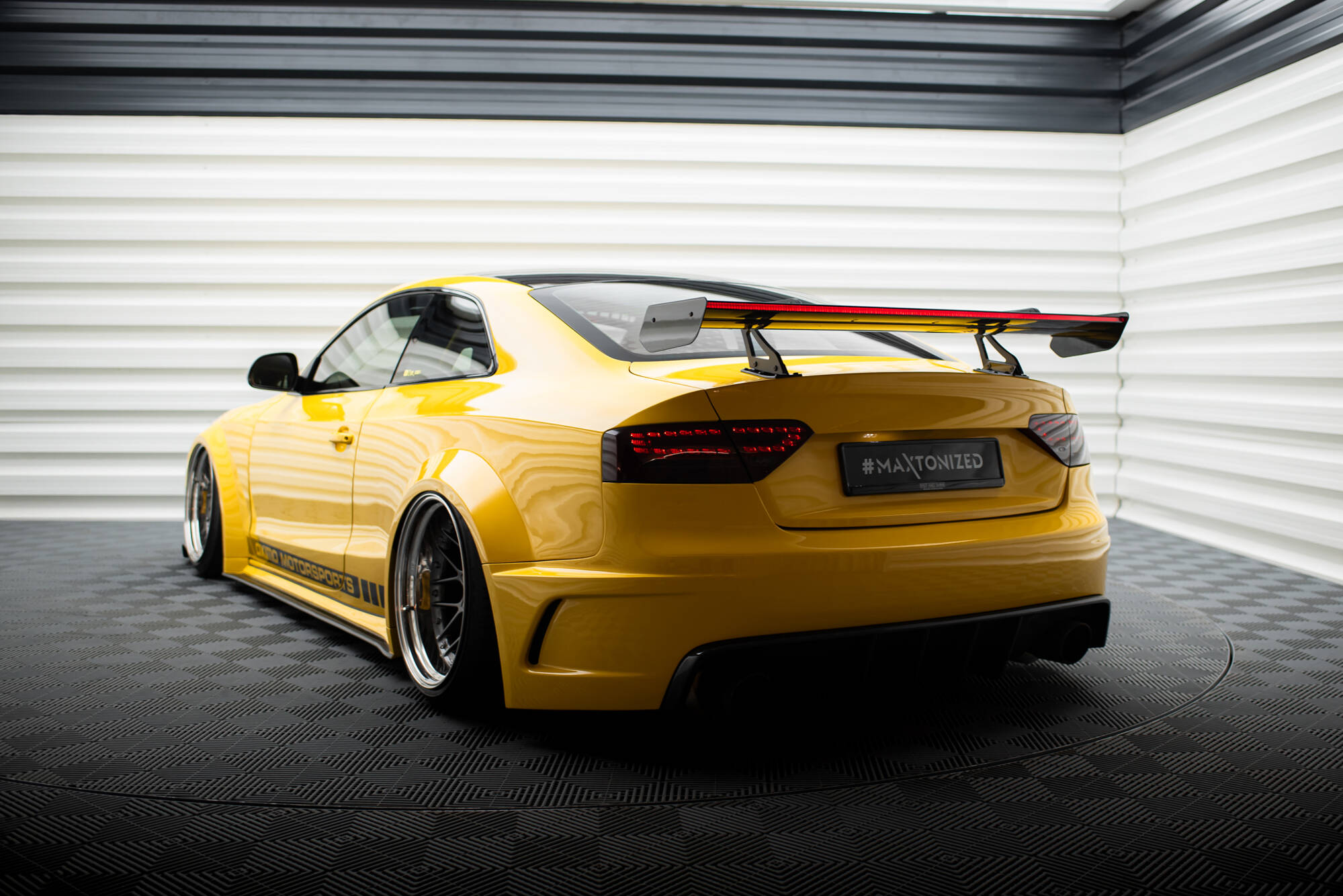 pol_po_Carbon-Spoiler-With-Upper-Swan-Mounting-LED-Audi-A5-Coupe-8T-20962_20 pol_po_Carbon-Spoiler-With-Upper-Swan-Mounting-LED-Audi-A5-Coupe-8T-20962_20