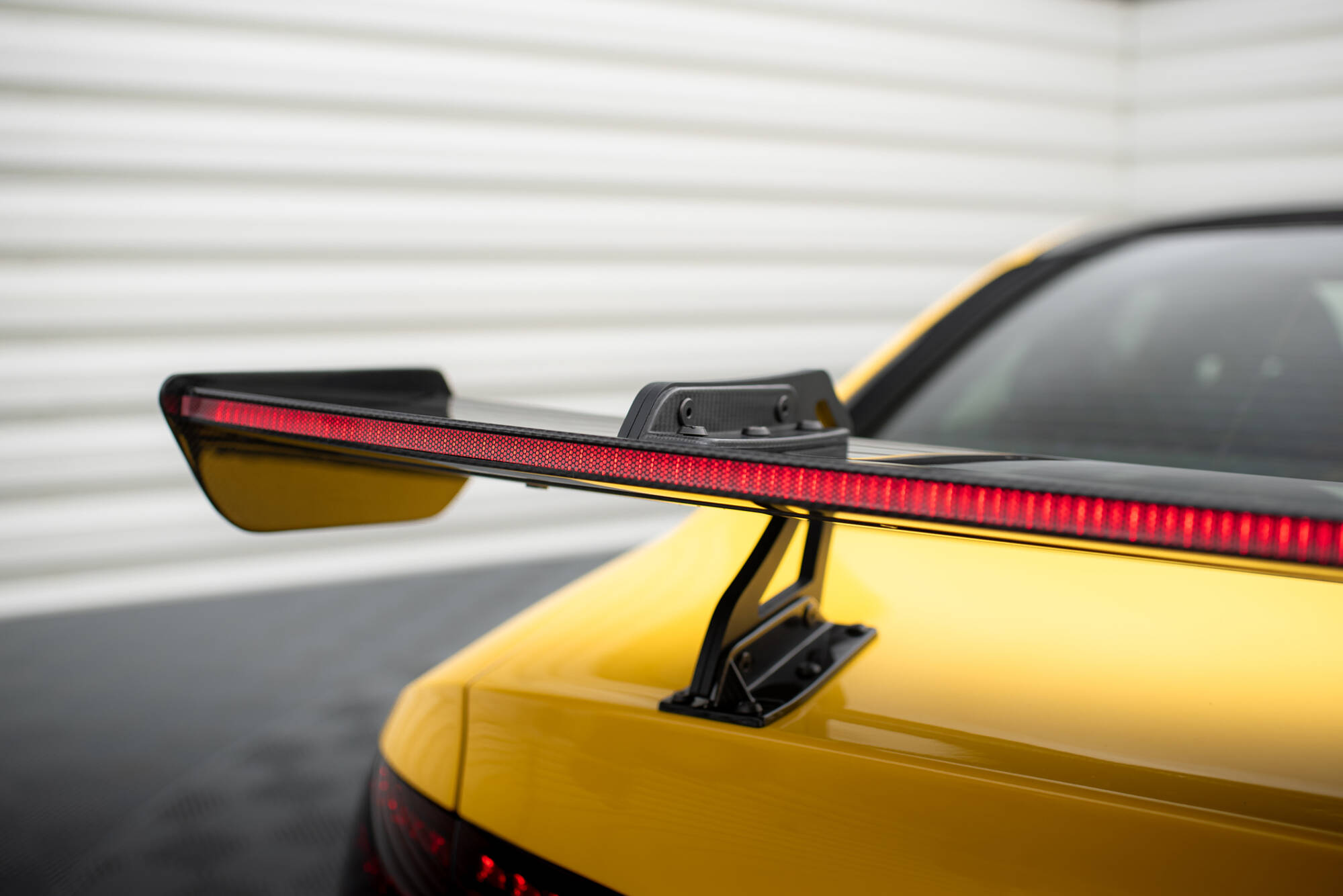 pol_po_Carbon-Spoiler-With-Upper-Swan-Mounting-LED-Audi-A5-Coupe-8T-20962_5 pol_po_Carbon-Spoiler-With-Upper-Swan-Mounting-LED-Audi-A5-Coupe-8T-20962_5