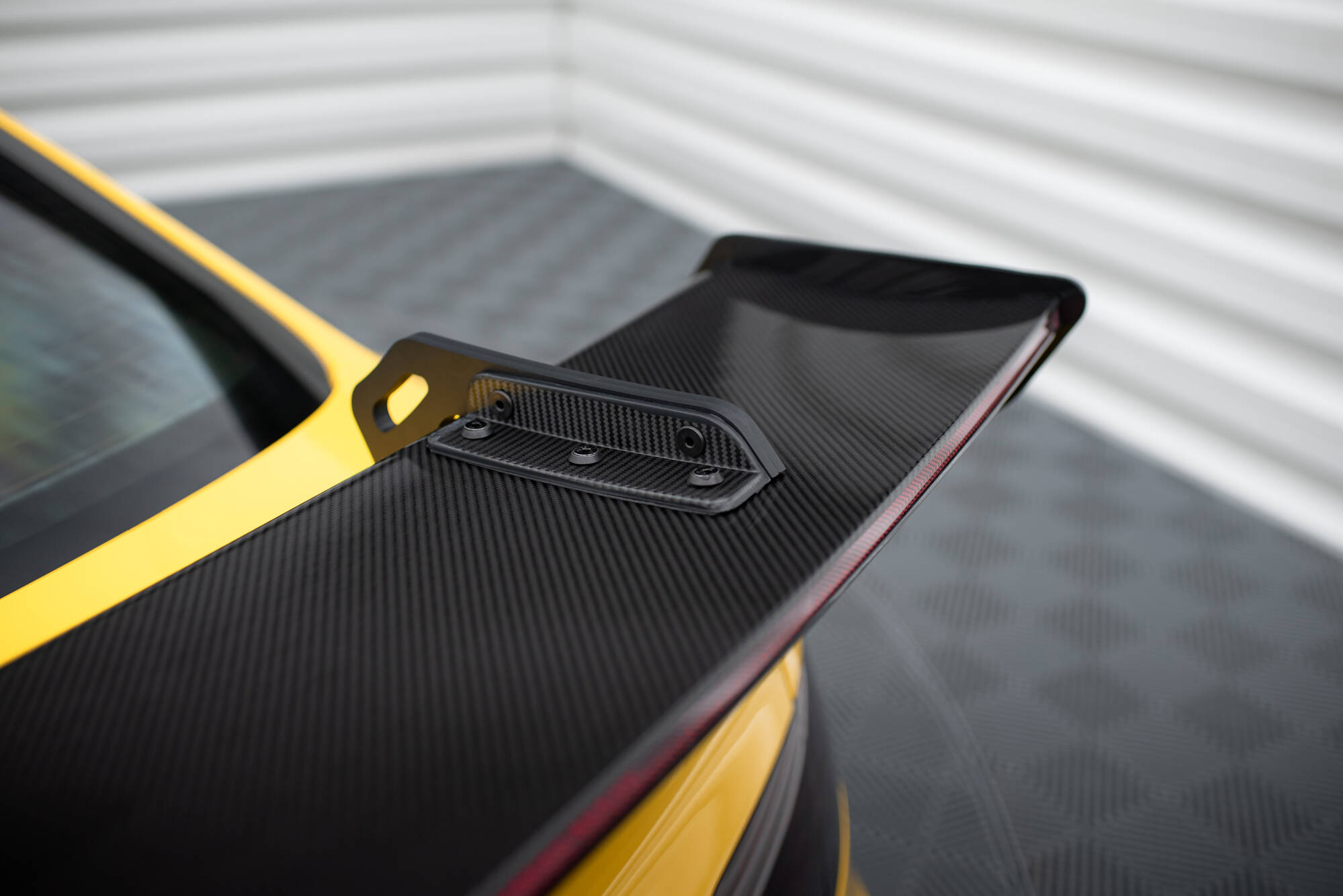 pol_po_Carbon-Spoiler-With-Upper-Swan-Mounting-LED-Audi-A5-Coupe-8T-20962_8 pol_po_Carbon-Spoiler-With-Upper-Swan-Mounting-LED-Audi-A5-Coupe-8T-20962_8