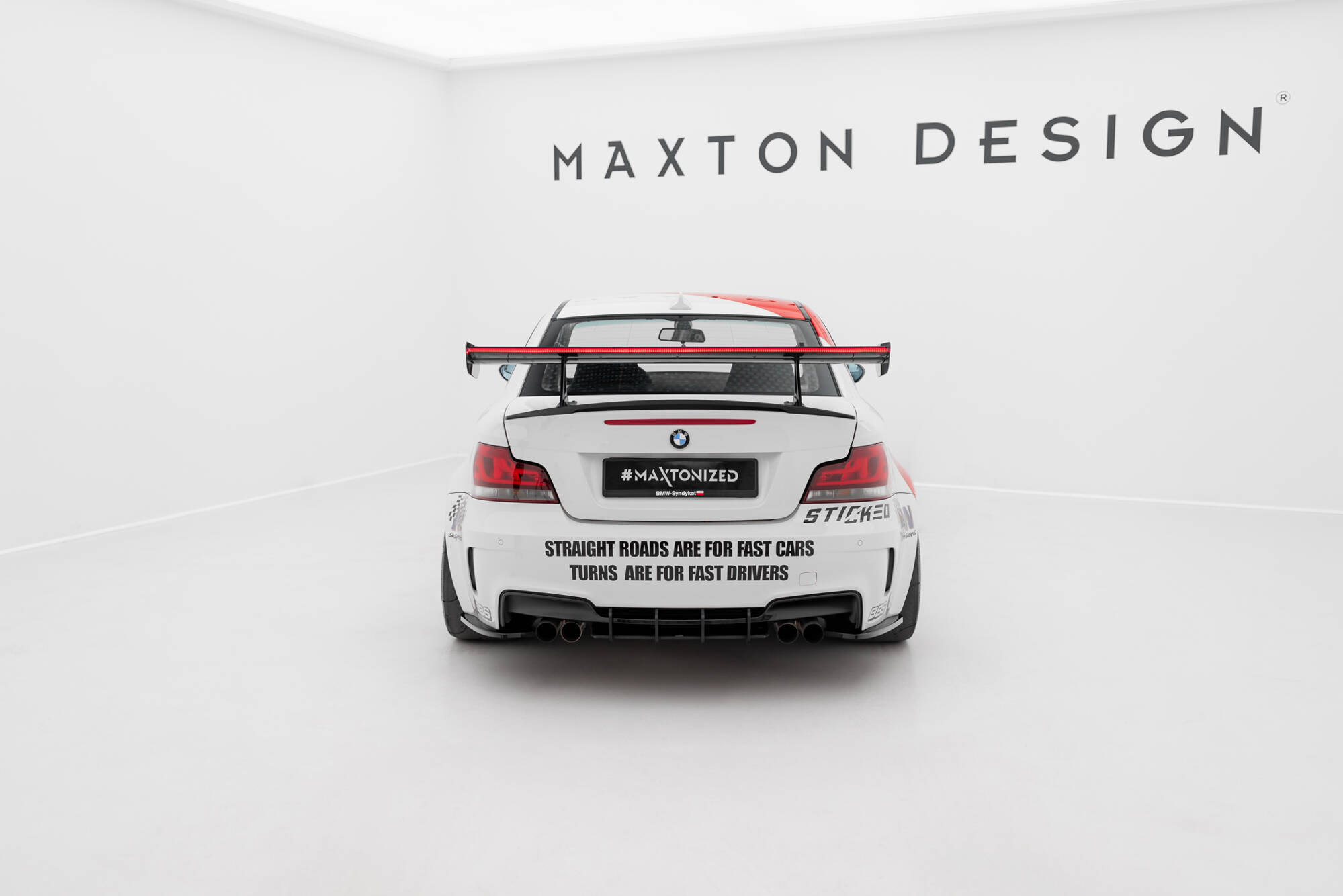 pol_po_Carbon-Spoiler-With-Upper-Swan-Mounting-LED-BMW-1-M-E82-21623_5 pol_po_Carbon-Spoiler-With-Upper-Swan-Mounting-LED-BMW-1-M-E82-21623_5