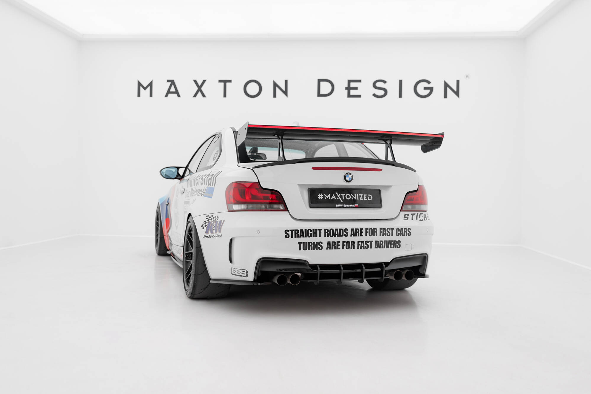 pol_po_Carbon-Spoiler-With-Upper-Swan-Mounting-LED-BMW-1-M-E82-21623_6 pol_po_Carbon-Spoiler-With-Upper-Swan-Mounting-LED-BMW-1-M-E82-21623_6