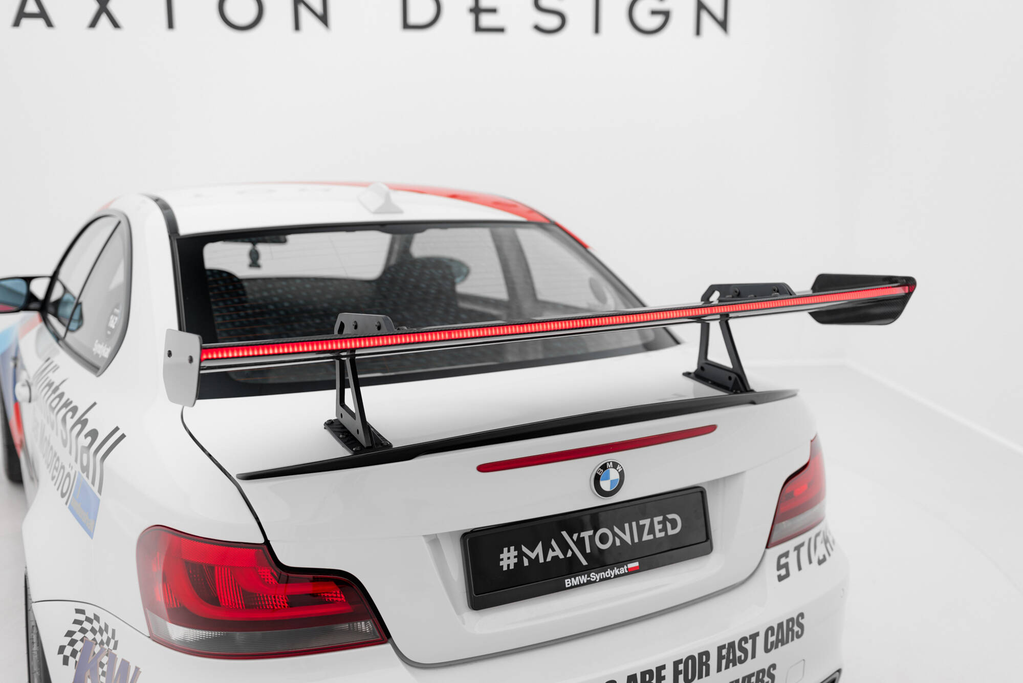 pol_po_Carbon-Spoiler-With-Upper-Swan-Mounting-LED-BMW-1-M-E82-21623_7 pol_po_Carbon-Spoiler-With-Upper-Swan-Mounting-LED-BMW-1-M-E82-21623_7
