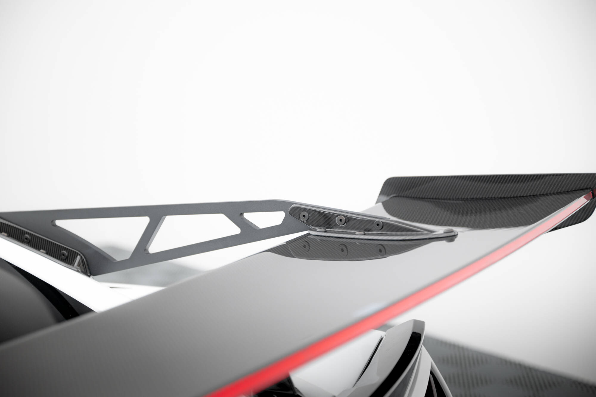 pol_po_Carbon-Spoiler-With-Upper-Swan-Mounting-LED-Chevrolet-Corvette-Stingray-Grand-Sport-C7-21492_15 pol_po_Carbon-Spoiler-With-Upper-Swan-Mounting-LED-Chevrolet-Corvette-Stingray-Grand-Sport-C7-21492_15