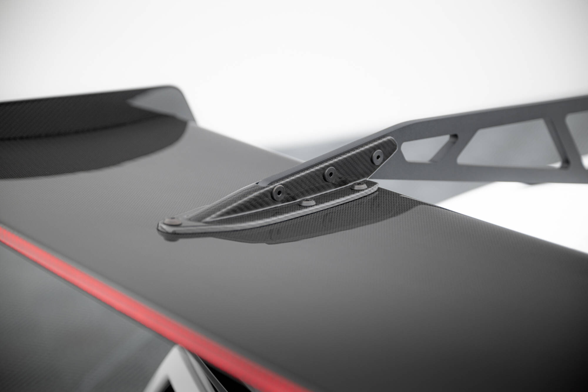 pol_po_Carbon-Spoiler-With-Upper-Swan-Mounting-LED-Chevrolet-Corvette-Stingray-Grand-Sport-C7-21492_17 pol_po_Carbon-Spoiler-With-Upper-Swan-Mounting-LED-Chevrolet-Corvette-Stingray-Grand-Sport-C7-21492_17
