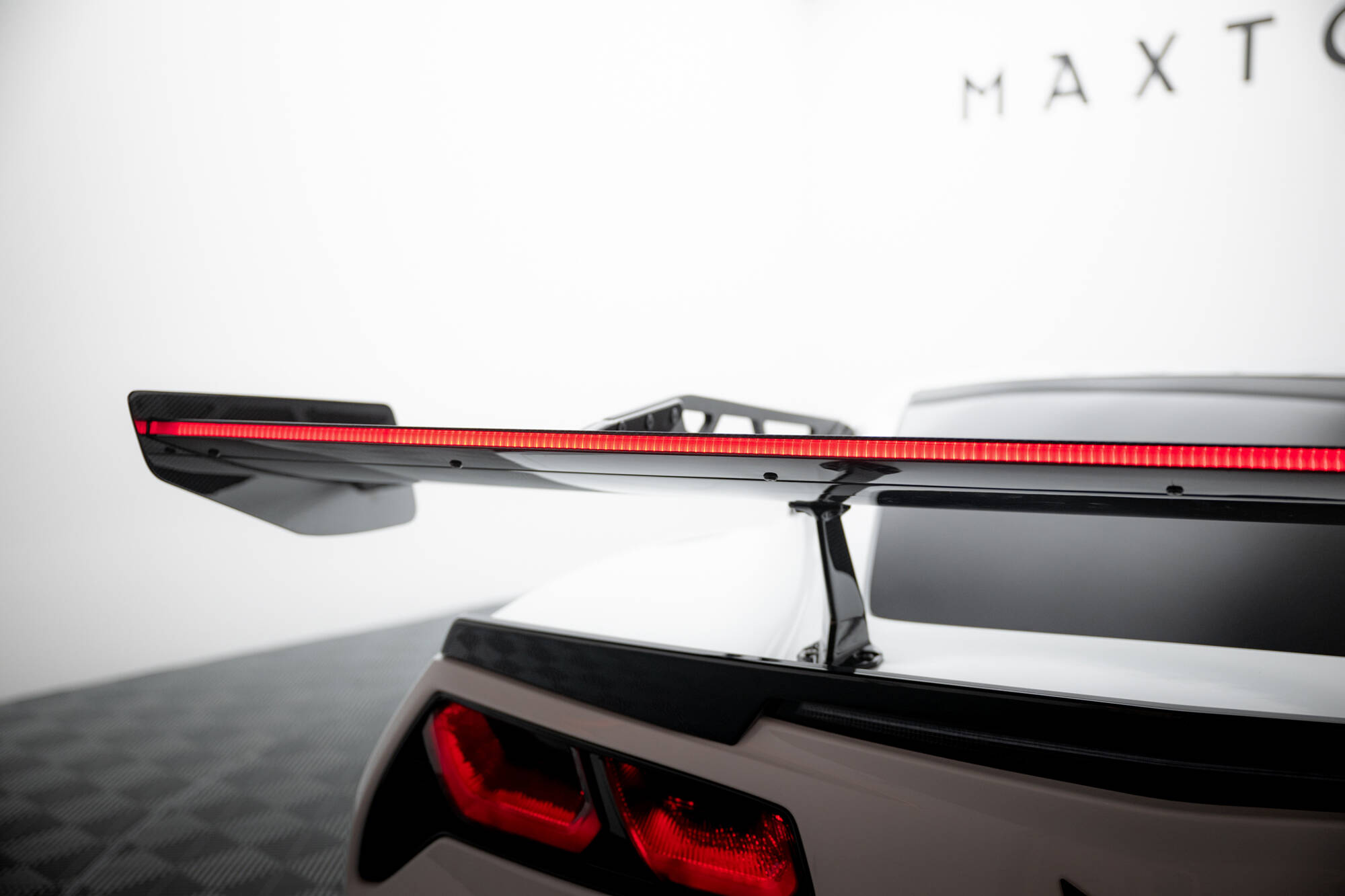 pol_po_Carbon-Spoiler-With-Upper-Swan-Mounting-LED-Chevrolet-Corvette-Stingray-Grand-Sport-C7-21492_7 pol_po_Carbon-Spoiler-With-Upper-Swan-Mounting-LED-Chevrolet-Corvette-Stingray-Grand-Sport-C7-21492_7