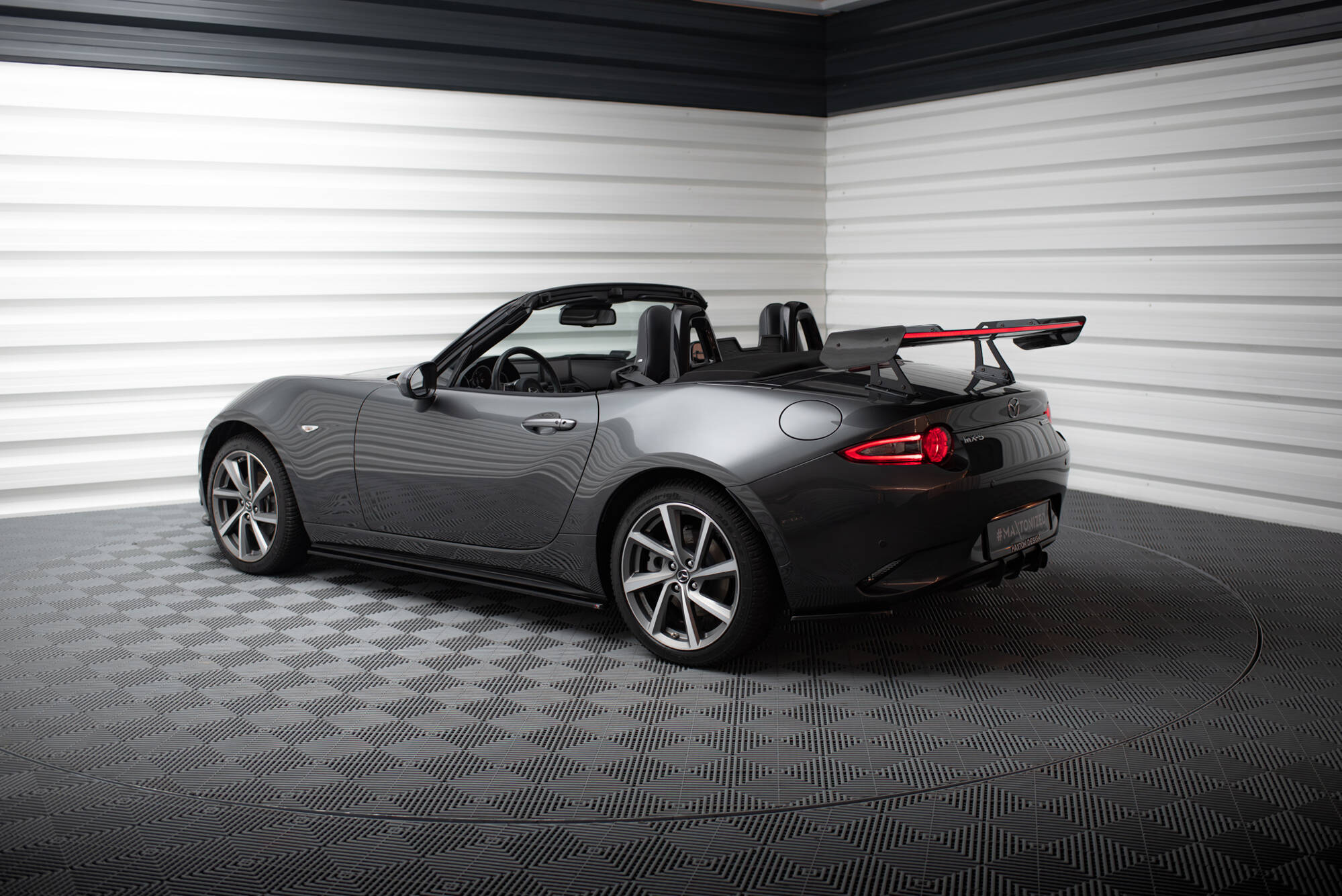 pol_po_Carbon-Spoiler-With-Upper-Swan-Mounting-LED-Mazda-MX-5-ND-Mk4-21054_2 pol_po_Carbon-Spoiler-With-Upper-Swan-Mounting-LED-Mazda-MX-5-ND-Mk4-21054_2