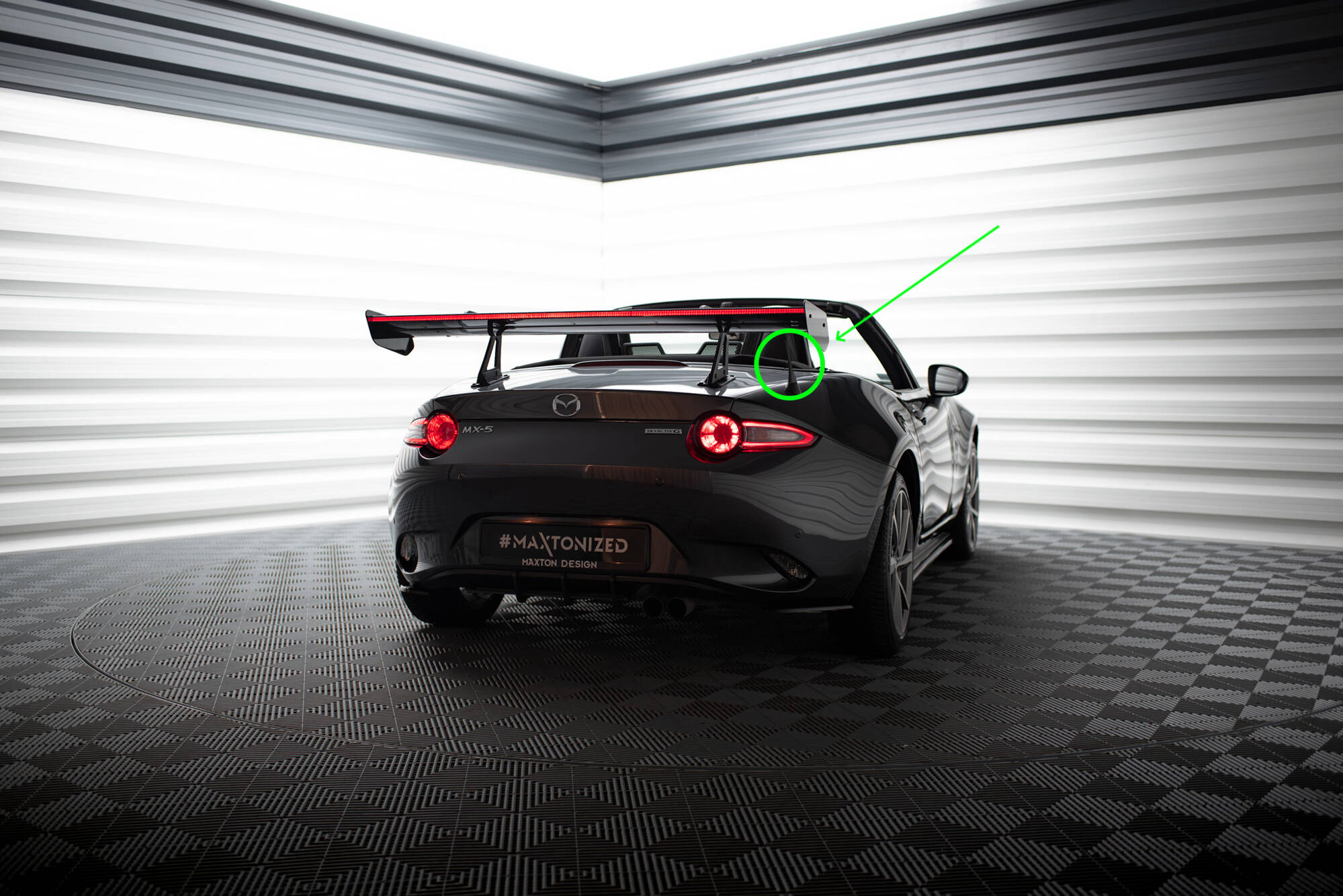 pol_po_Carbon-Spoiler-With-Upper-Swan-Mounting-LED-Mazda-MX-5-ND-Mk4-21054_24 pol_po_Carbon-Spoiler-With-Upper-Swan-Mounting-LED-Mazda-MX-5-ND-Mk4-21054_24