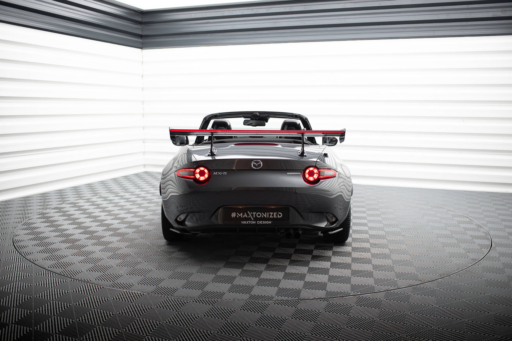 pol_po_Carbon-Spoiler-With-Upper-Swan-Mounting-LED-Mazda-MX-5-ND-Mk4-21054_5 pol_po_Carbon-Spoiler-With-Upper-Swan-Mounting-LED-Mazda-MX-5-ND-Mk4-21054_5