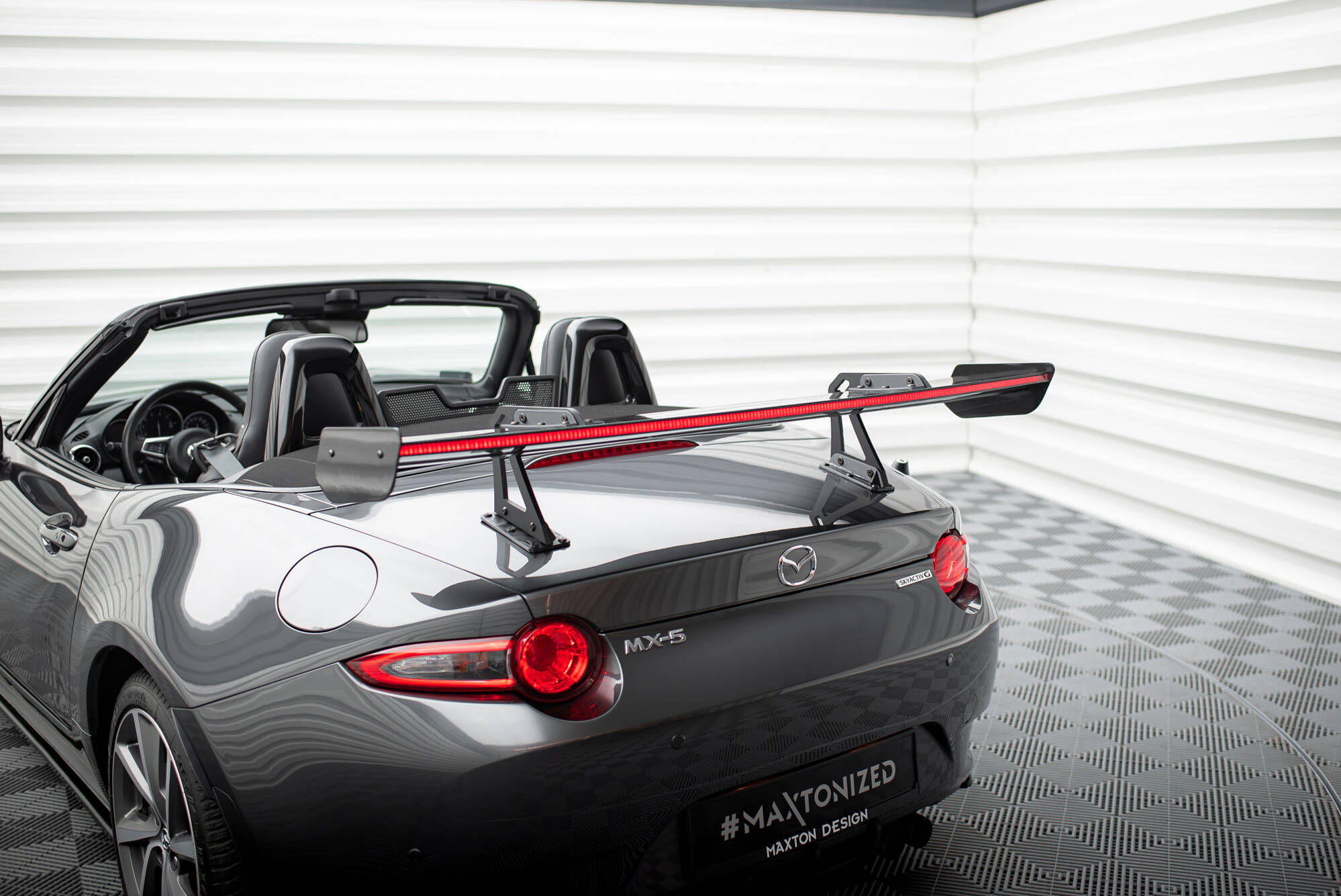 pol_po_Carbon-Spoiler-With-Upper-Swan-Mounting-LED-Mazda-MX-5-ND-Mk4-21054_9 pol_po_Carbon-Spoiler-With-Upper-Swan-Mounting-LED-Mazda-MX-5-ND-Mk4-21054_9