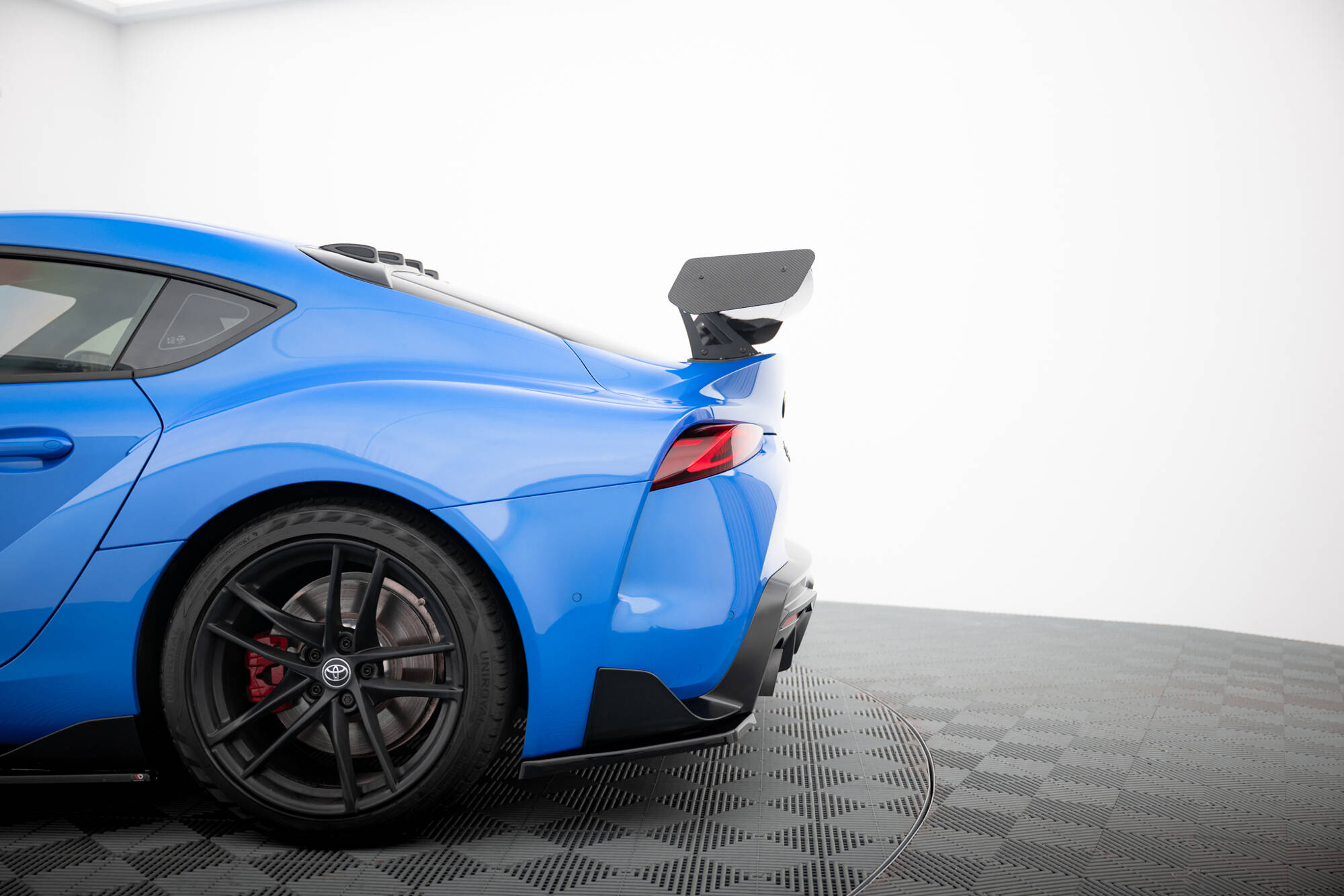 pol_po_Carbon-Spoiler-With-Upper-Swan-Mounting-Toyota-Supra-Mk5-21206_20 pol_po_Carbon-Spoiler-With-Upper-Swan-Mounting-Toyota-Supra-Mk5-21206_20