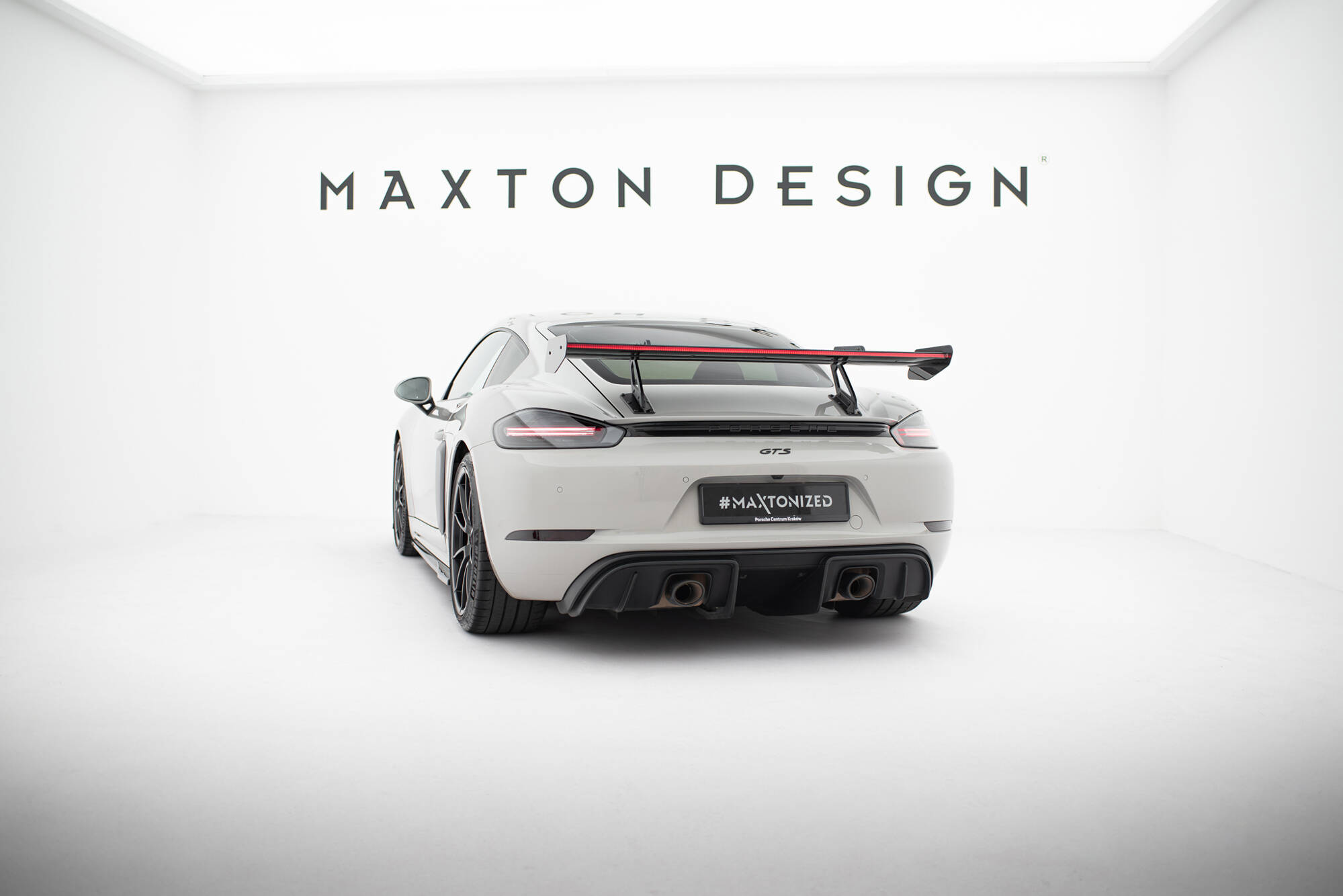pol_po_Carbon-Spoiler-With-Upper-Swan-Mounting-V-1-LED-Porsche-718-Cayman-982c-21520_2 pol_po_Carbon-Spoiler-With-Upper-Swan-Mounting-V-1-LED-Porsche-718-Cayman-982c-21520_2