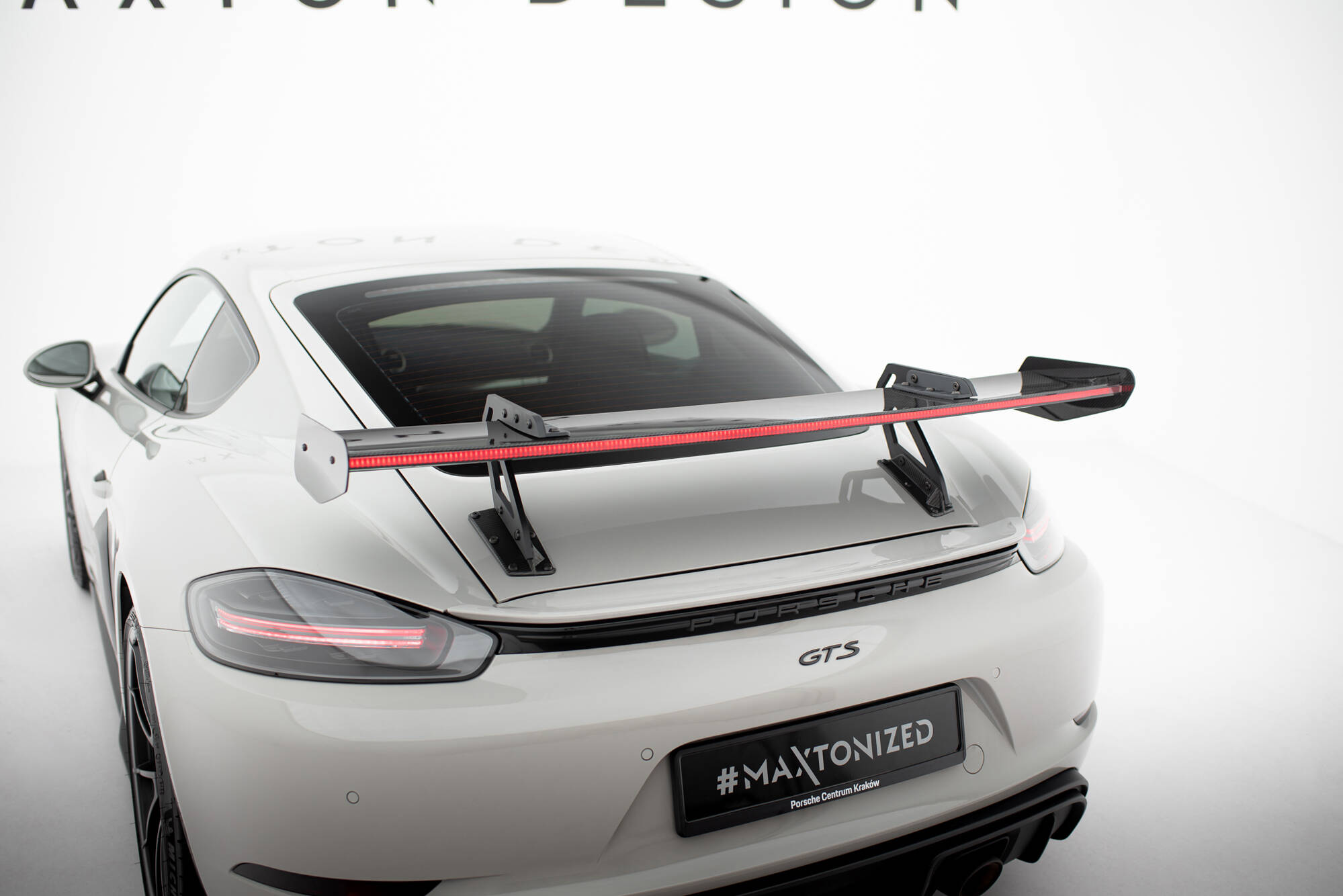 pol_po_Carbon-Spoiler-With-Upper-Swan-Mounting-V-1-LED-Porsche-718-Cayman-982c-21520_4 pol_po_Carbon-Spoiler-With-Upper-Swan-Mounting-V-1-LED-Porsche-718-Cayman-982c-21520_4