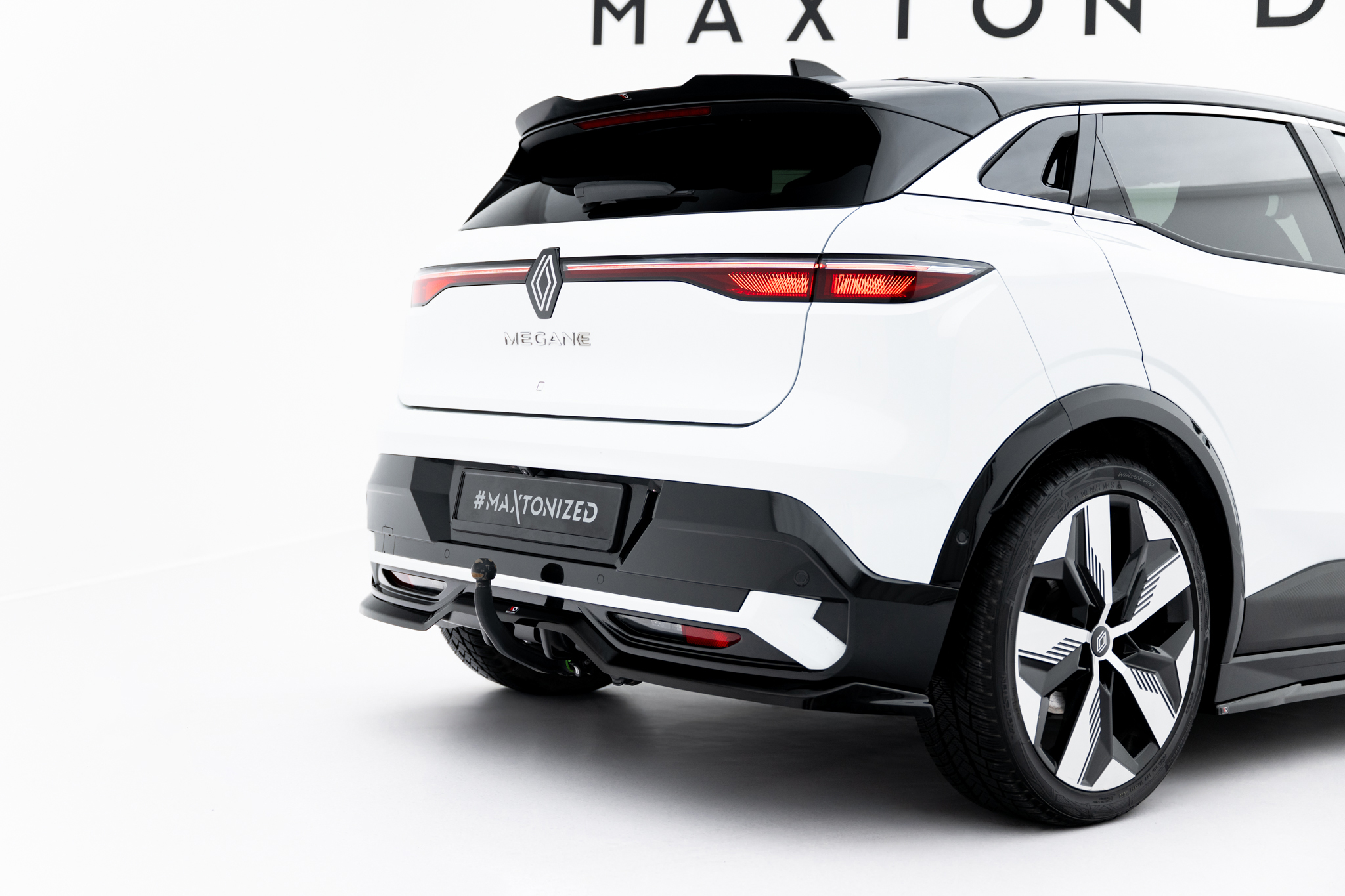 pol_po_Central-Rear-Splitter-with-vertical-bars-Renault-Megane-E-Tech-Electric-Mk1-22902_5 pol_po_Central-Rear-Splitter-with-vertical-bars-Renault-Megane-E-Tech-Electric-Mk1-22902_5