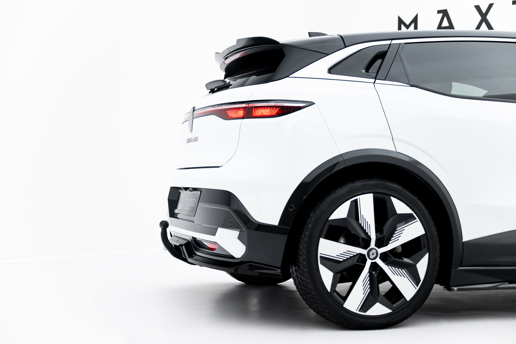 pol_po_Central-Rear-Splitter-with-vertical-bars-Renault-Megane-E-Tech-Electric-Mk1-22902_7 pol_po_Central-Rear-Splitter-with-vertical-bars-Renault-Megane-E-Tech-Electric-Mk1-22902_7