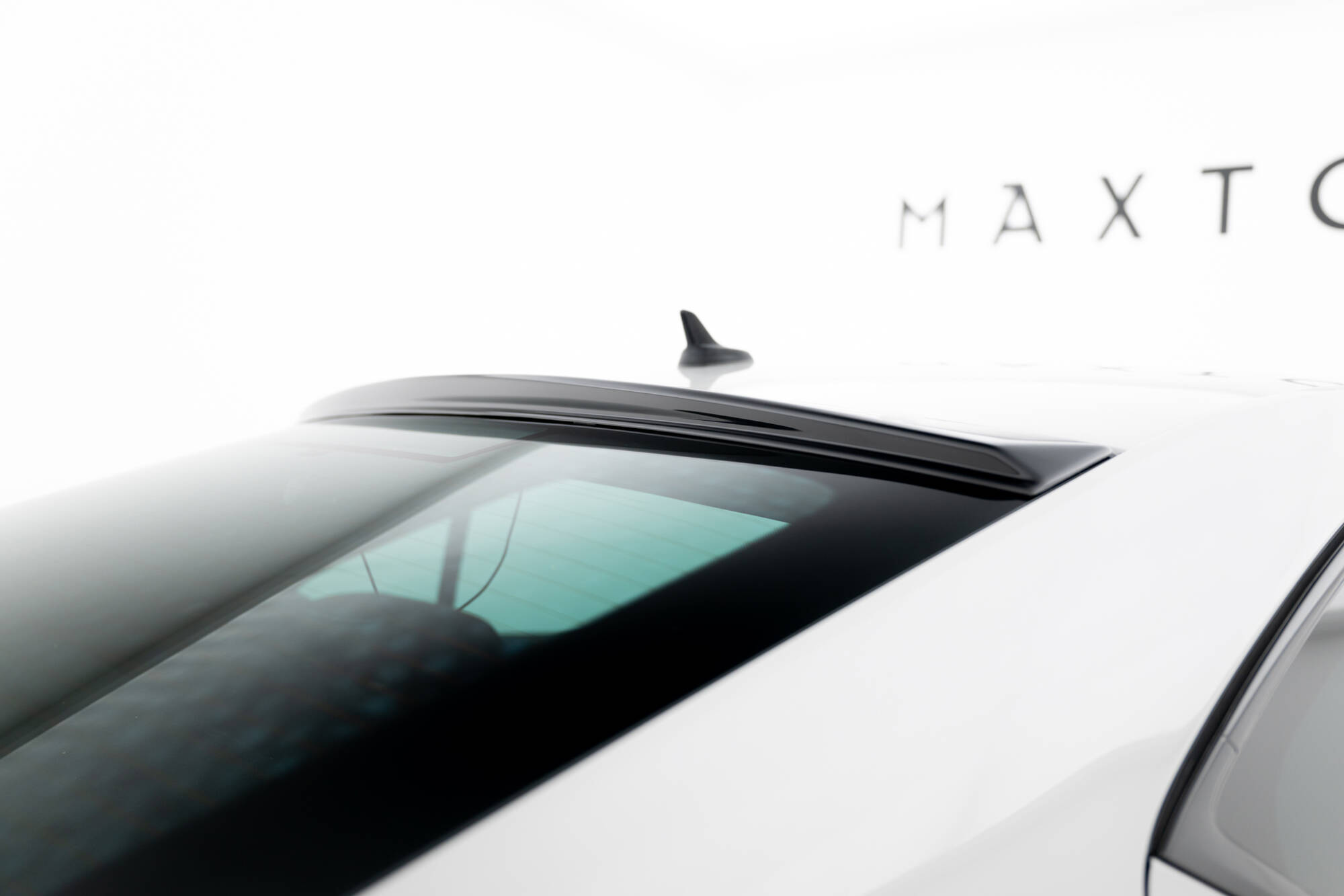 pol_po_Extension-Of-The-Rear-Window-Skoda-Superb-Liftback-Mk3-Mk3-Facelift-504_6 pol_po_Extension-Of-The-Rear-Window-Skoda-Superb-Liftback-Mk3-Mk3-Facelift-504_6