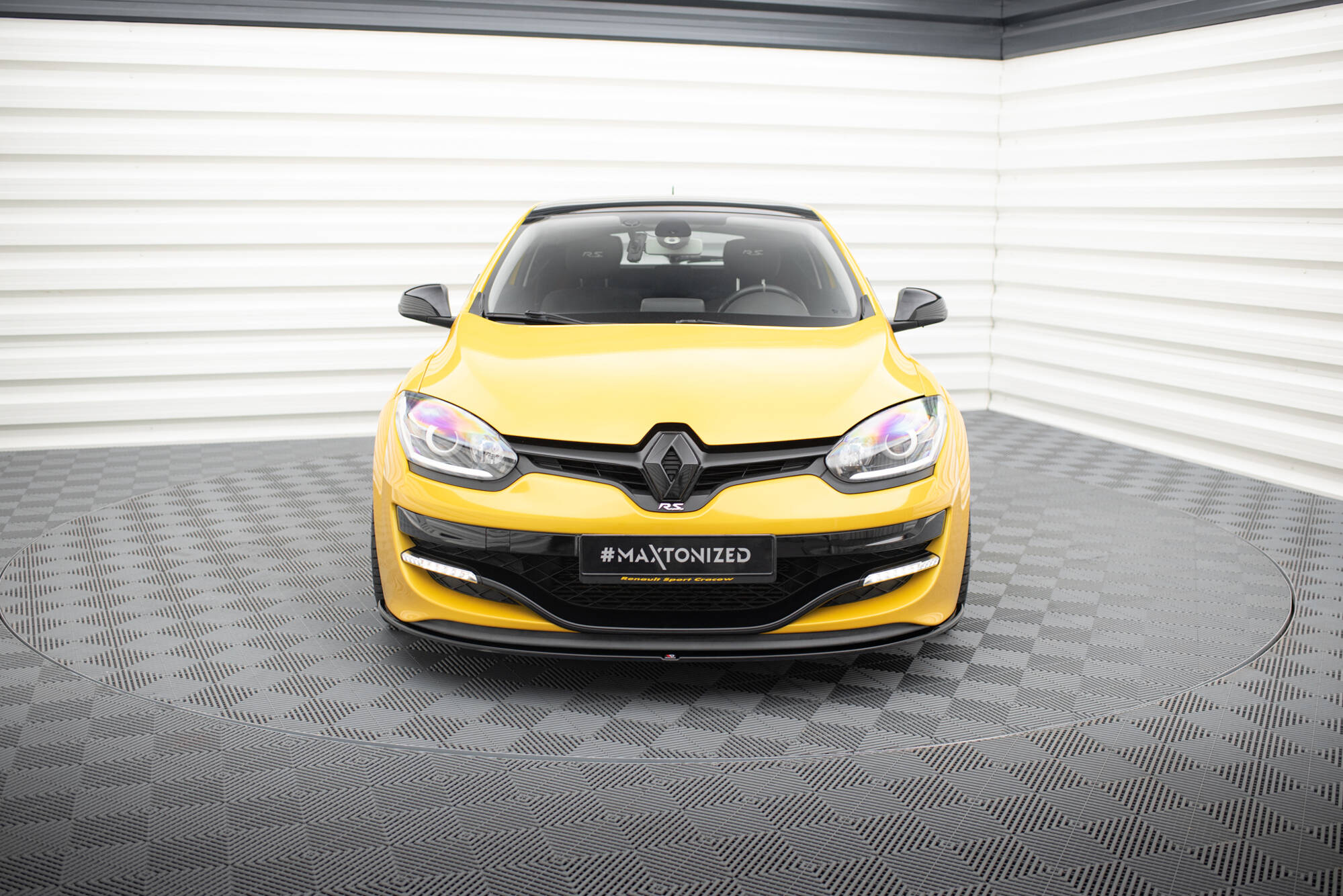 pol_po_FRONT-SPLITTER-RENAULT-MEGANE-3-RS-v-1-872_4 pol_po_FRONT-SPLITTER-RENAULT-MEGANE-3-RS-v-1-872_4
