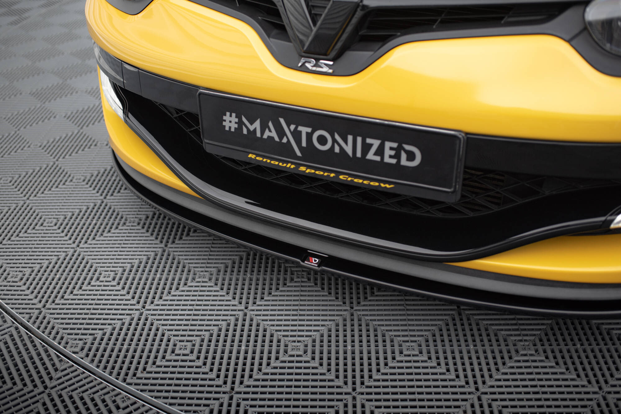pol_po_FRONT-SPLITTER-RENAULT-MEGANE-3-RS-v-1-872_6 pol_po_FRONT-SPLITTER-RENAULT-MEGANE-3-RS-v-1-872_6