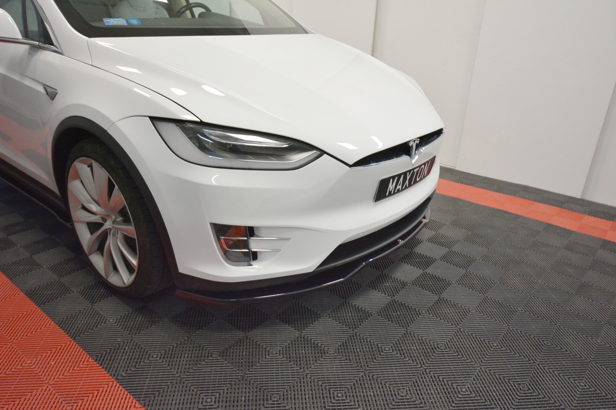 pol_po_FRONT-SPLITTER-V-2-TESLA-MODEL-X-7575_1 pol_po_FRONT-SPLITTER-V-2-TESLA-MODEL-X-7575_1