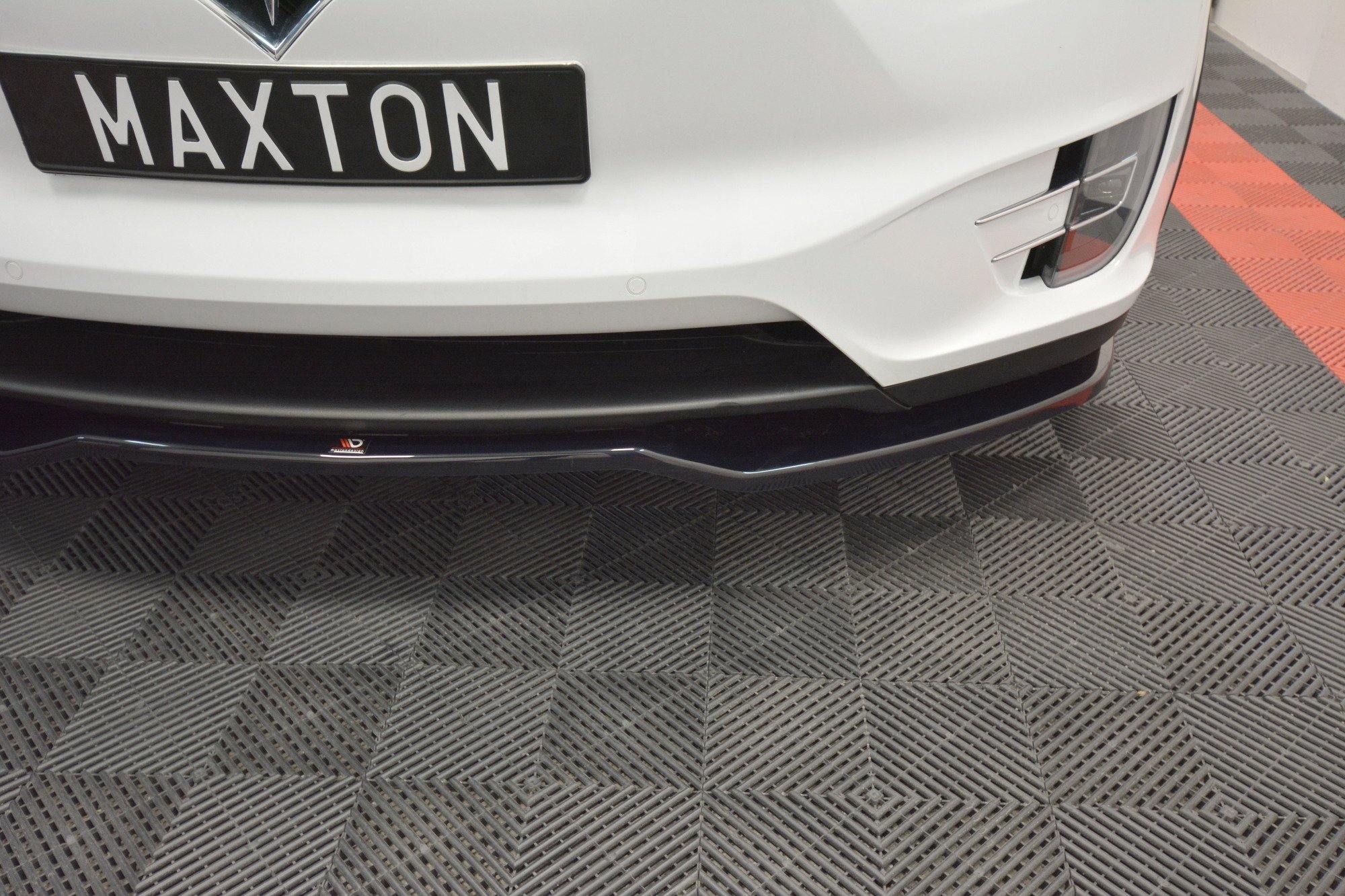 pol_po_FRONT-SPLITTER-V-2-TESLA-MODEL-X-7575_2 pol_po_FRONT-SPLITTER-V-2-TESLA-MODEL-X-7575_2
