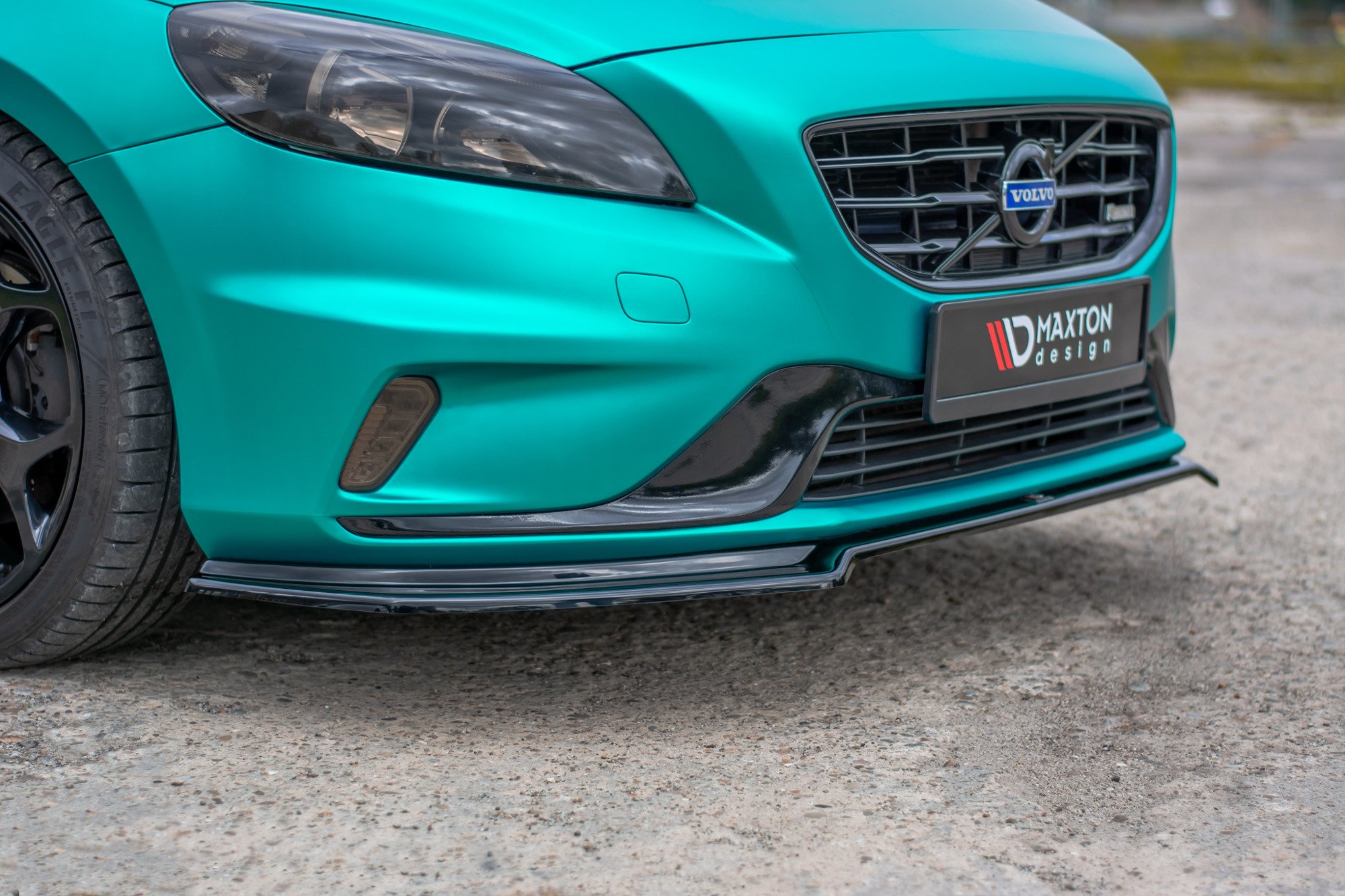 pol_po_FRONT-SPLITTER-Volvo-V40-R-design-8658_5 pol_po_FRONT-SPLITTER-Volvo-V40-R-design-8658_5