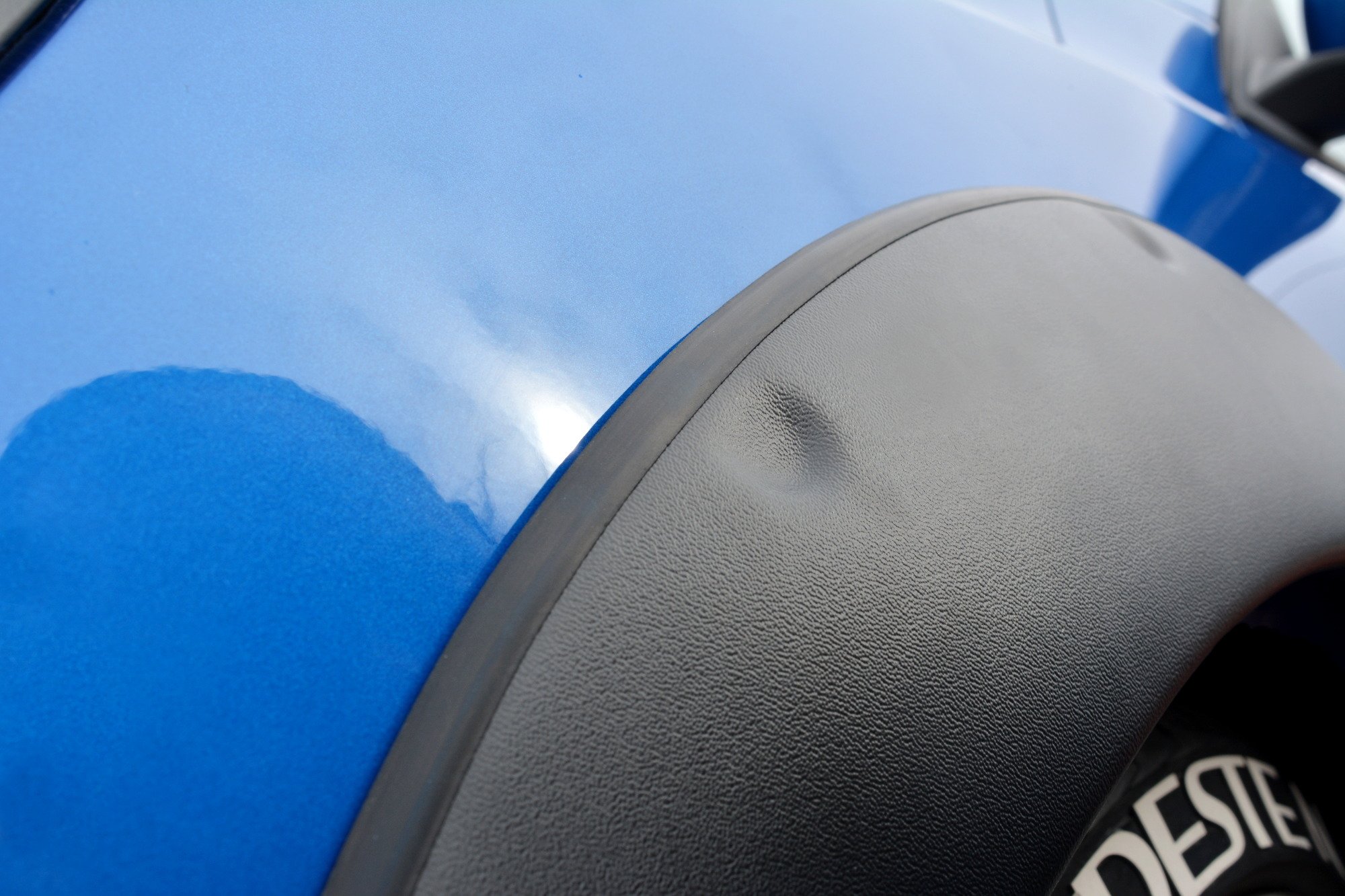 pol_po_Fender-Flare-Trim-7073_5 pol_po_Fender-Flare-Trim-7073_5