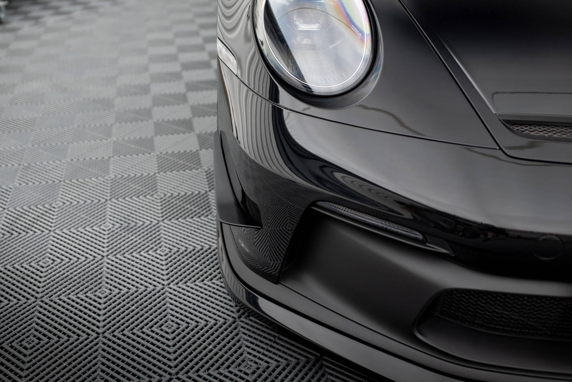 pol_po_Front-Bumper-Wings-Canards-Porsche-911-992-GT3-19009_5 pol_po_Front-Bumper-Wings-Canards-Porsche-911-992-GT3-19009_5
