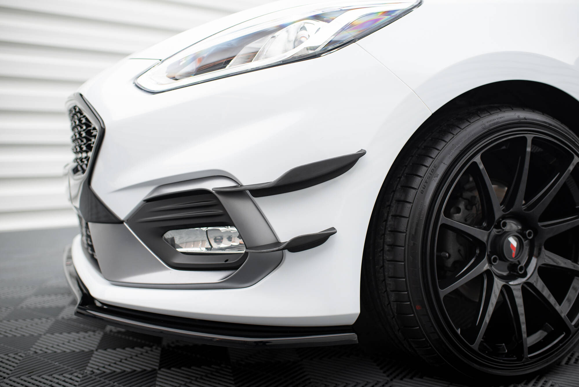pol_po_Front-Bumper-Wings-Canards-V-2-Ford-Fiesta-Mk8-ST-ST-Line-10904_2 pol_po_Front-Bumper-Wings-Canards-V-2-Ford-Fiesta-Mk8-ST-ST-Line-10904_2