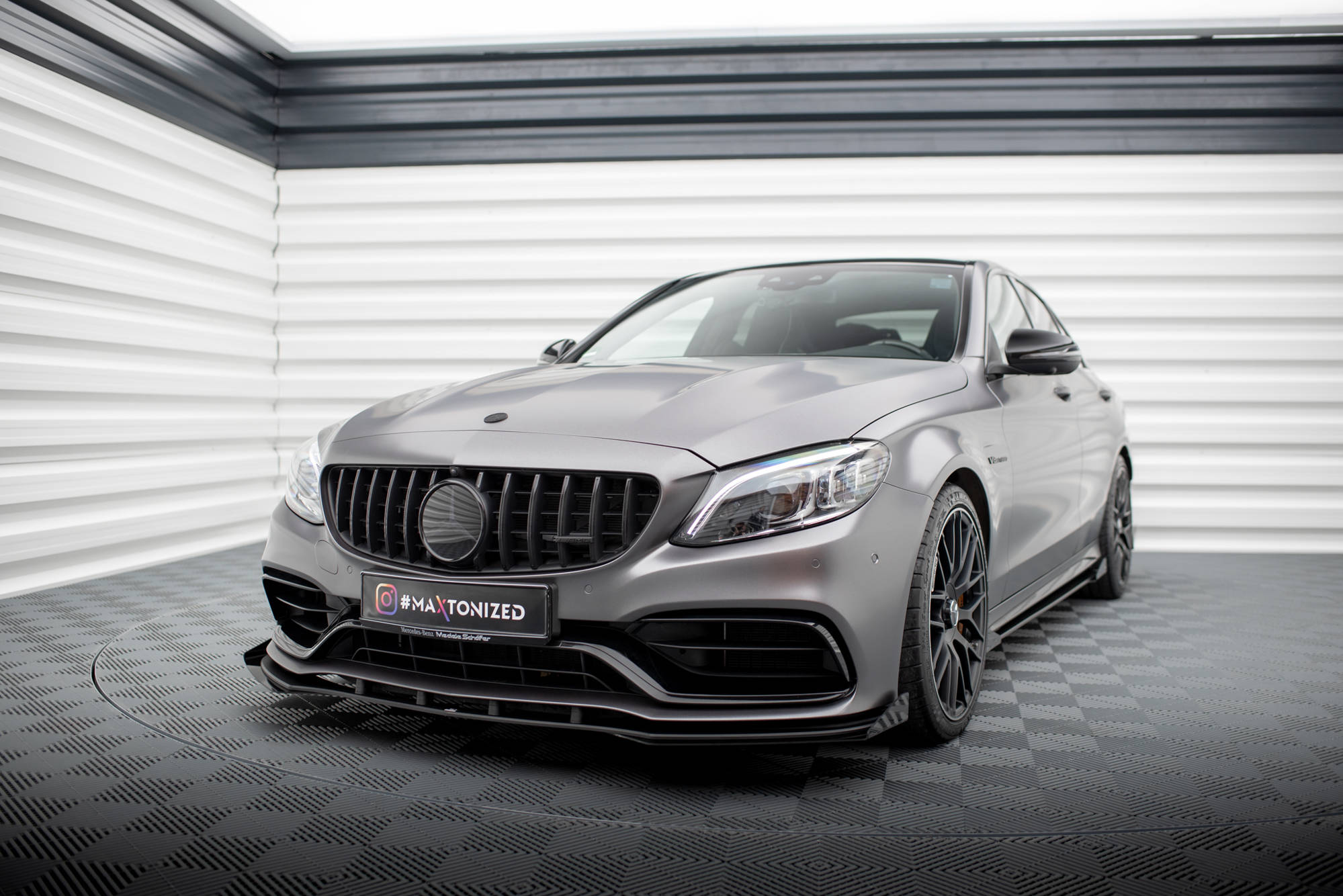 pol_po_Front-Flaps-Mercedes-AMG-C63-Sedan-Estate-W205-Facelift-18997_3 pol_po_Front-Flaps-Mercedes-AMG-C63-Sedan-Estate-W205-Facelift-18997_3