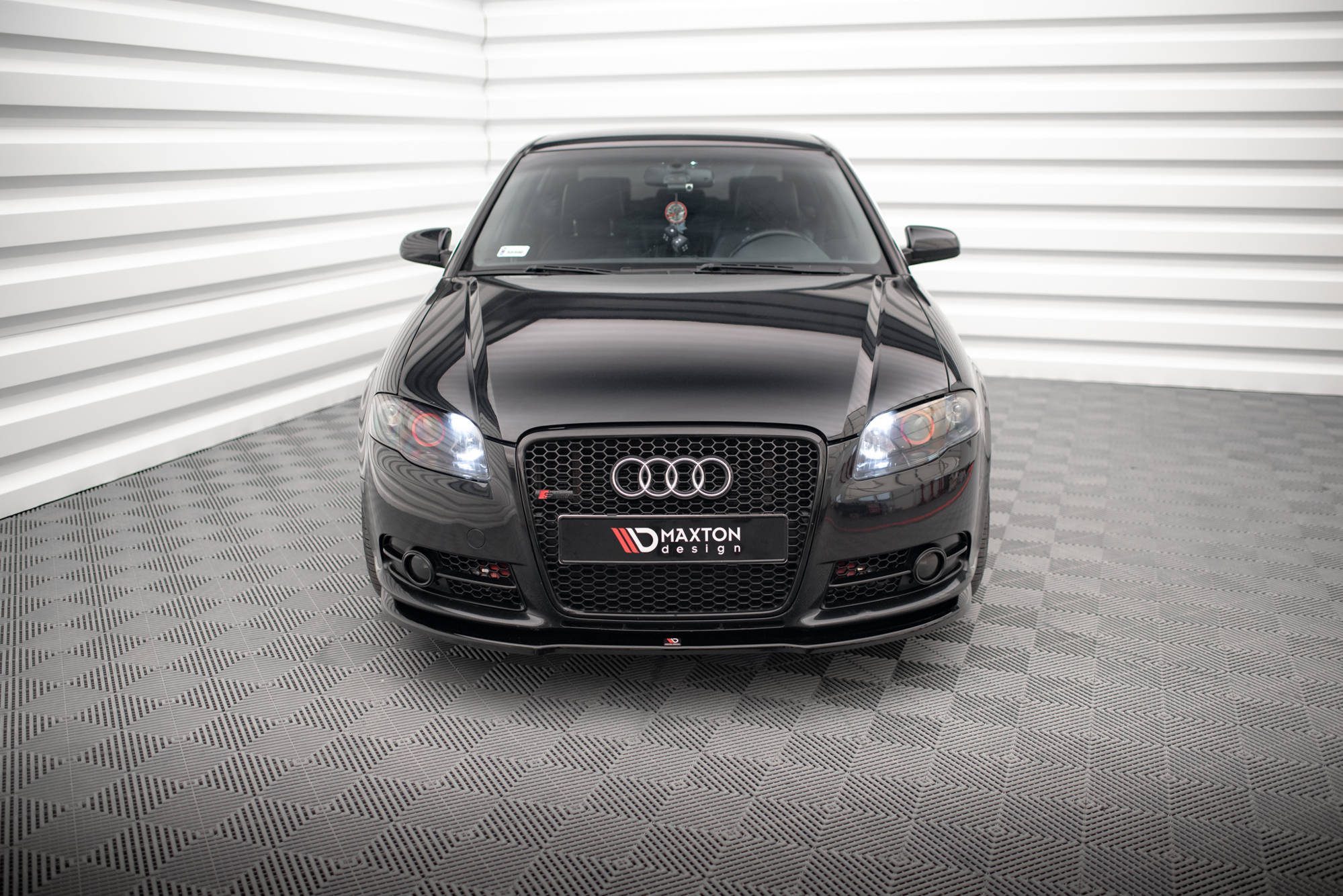 pol_po_Front-Splitter-Audi-A4-S-Line-B7-18928_2 pol_po_Front-Splitter-Audi-A4-S-Line-B7-18928_2
