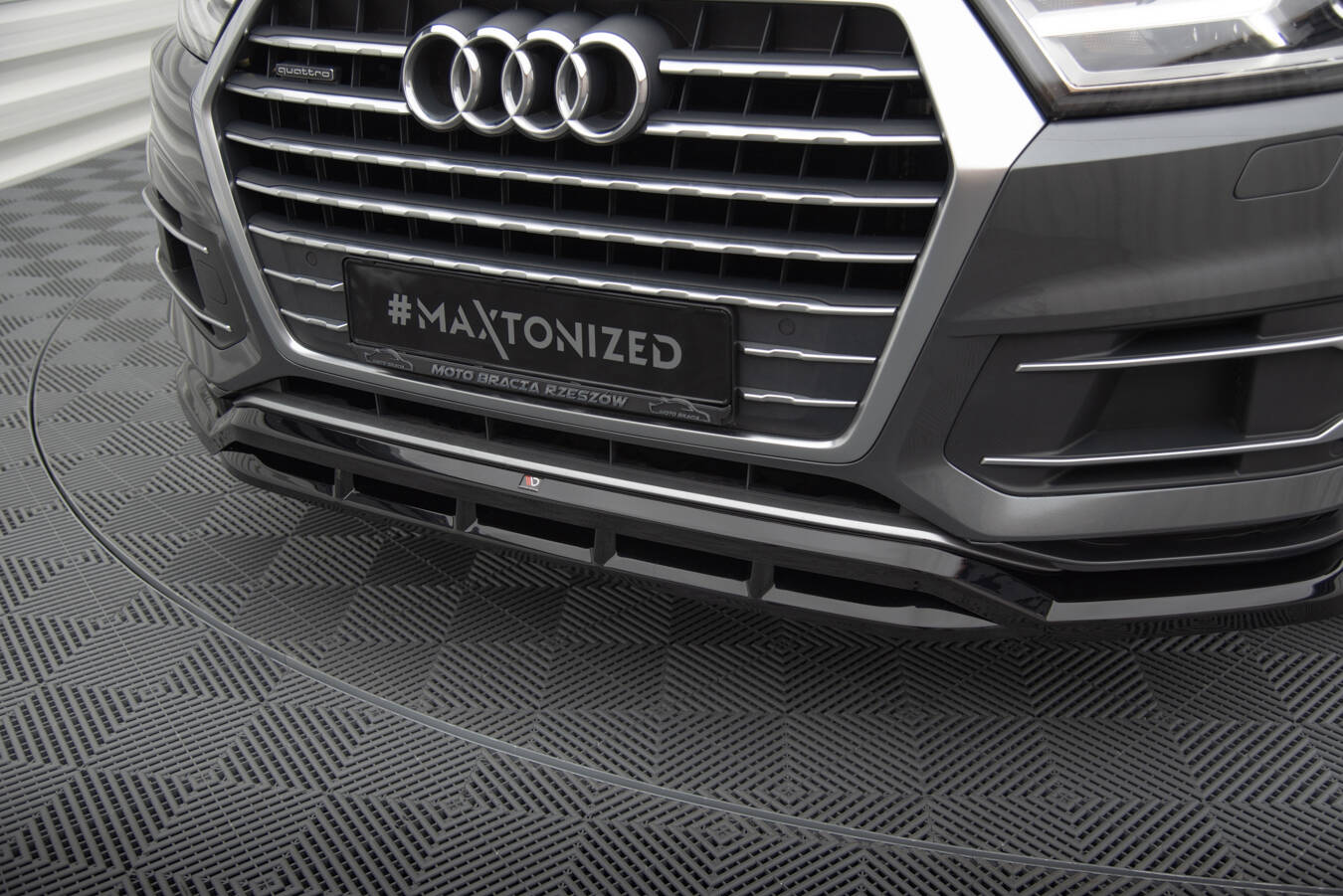 pol_po_Front-Splitter-Audi-Q7-Mk2-19365_4 pol_po_Front-Splitter-Audi-Q7-Mk2-19365_4