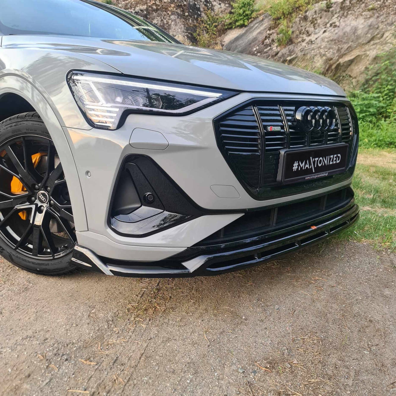 pol_po_Front-Splitter-Audi-e-Tron-S-Line-20794_8 pol_po_Front-Splitter-Audi-e-Tron-S-Line-20794_8