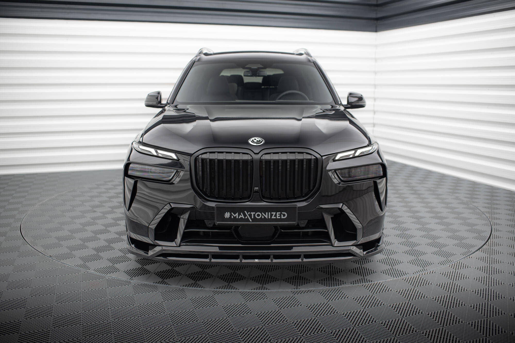 pol_po_Front-Splitter-BMW-X7-M-Pack-G07-Facelift-19130_5 pol_po_Front-Splitter-BMW-X7-M-Pack-G07-Facelift-19130_5