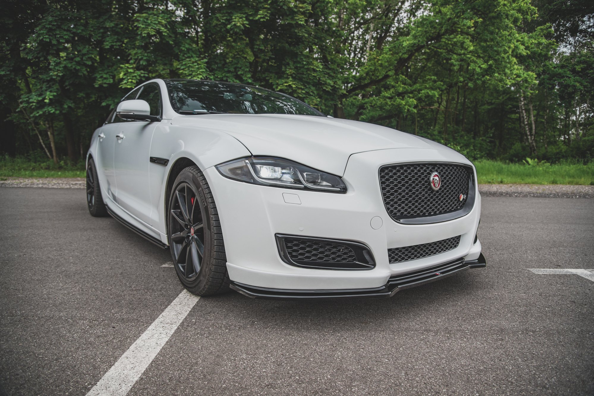 pol_po_Front-Splitter-Jaguar-XJ-R-Sport-X351-Facelift-10394_6 pol_po_Front-Splitter-Jaguar-XJ-R-Sport-X351-Facelift-10394_6