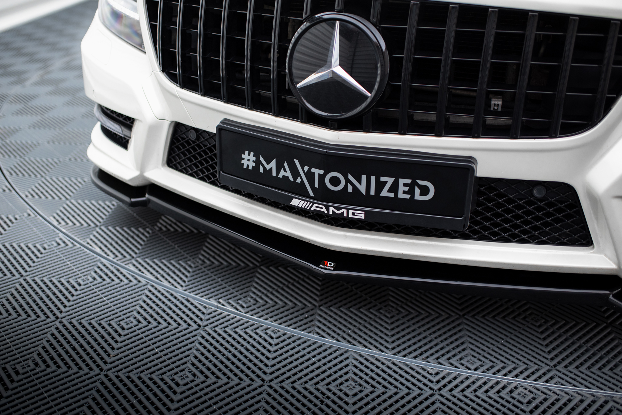 pol_po_Front-Splitter-Mercedes-Benz-CLS-AMG-Line-C218-801_3 pol_po_Front-Splitter-Mercedes-Benz-CLS-AMG-Line-C218-801_3