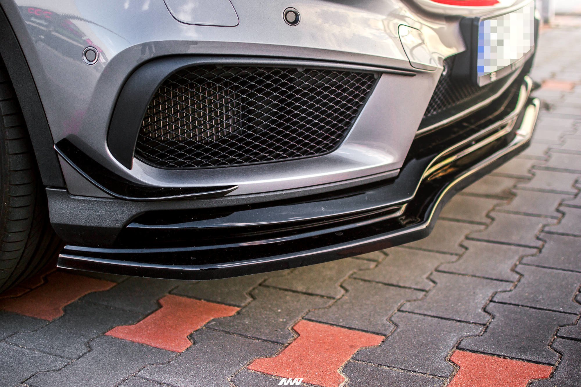 pol_po_Front-Splitter-Mercedes-Benz-GLA-45-AMG-7085_8 pol_po_Front-Splitter-Mercedes-Benz-GLA-45-AMG-7085_8