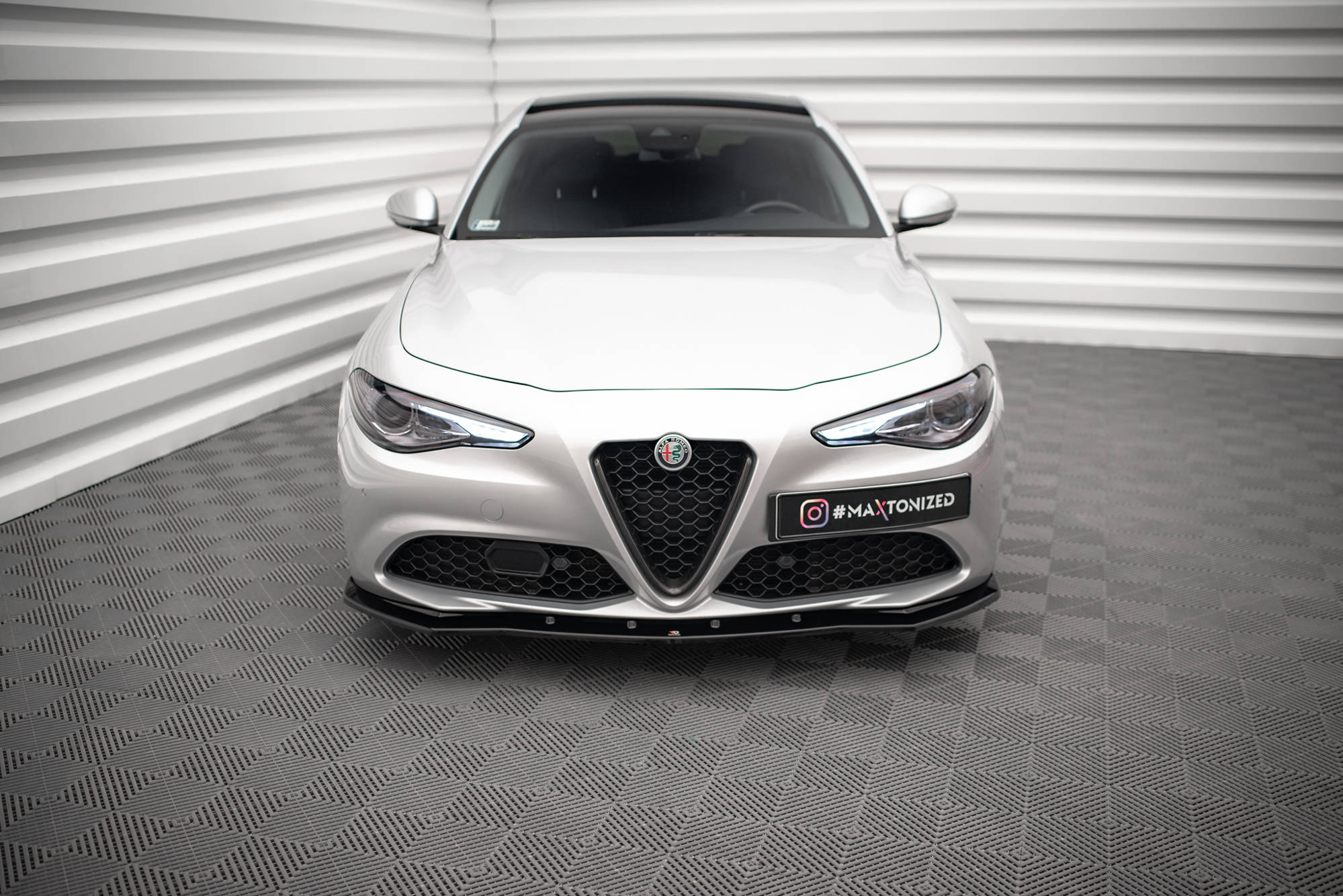 pol_po_Front-Splitter-V-1-Alfa-Romeo-Giulia-Sport-17088_3 pol_po_Front-Splitter-V-1-Alfa-Romeo-Giulia-Sport-17088_3