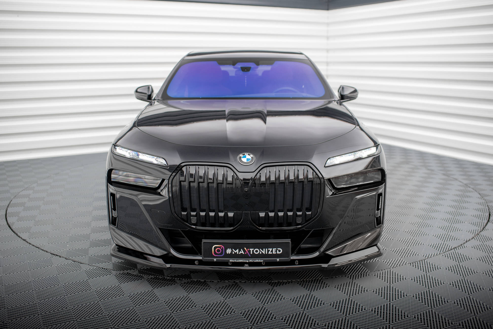 pol_po_Front-Splitter-V-1-BMW-7-M-Pack-M760e-i7-M-Pack-G70-17888_4 pol_po_Front-Splitter-V-1-BMW-7-M-Pack-M760e-i7-M-Pack-G70-17888_4