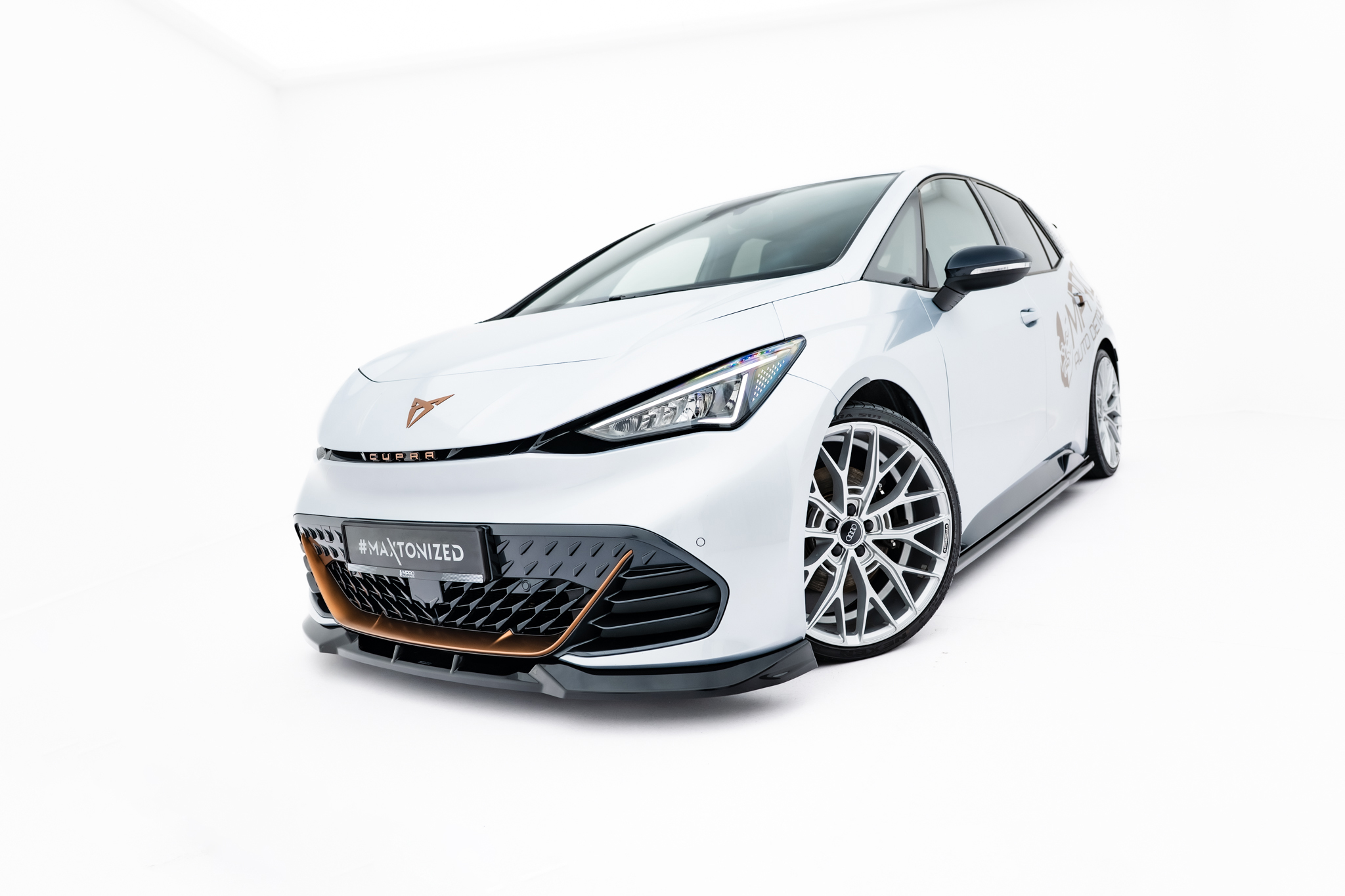 pol_po_Front-Splitter-V-1-Cupra-Born-Mk1-23562_7 pol_po_Front-Splitter-V-1-Cupra-Born-Mk1-23562_7