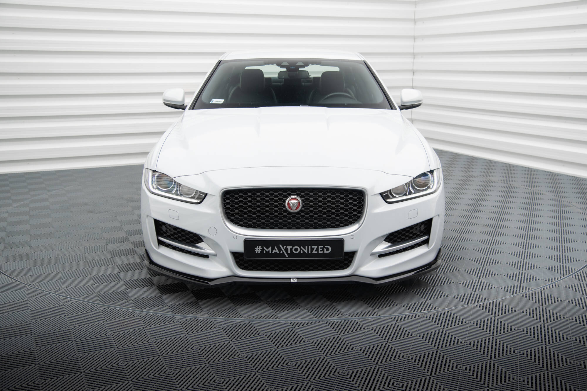 pol_po_Front-Splitter-V-1-Jaguar-XE-R-Sport-X760-19295_2 pol_po_Front-Splitter-V-1-Jaguar-XE-R-Sport-X760-19295_2