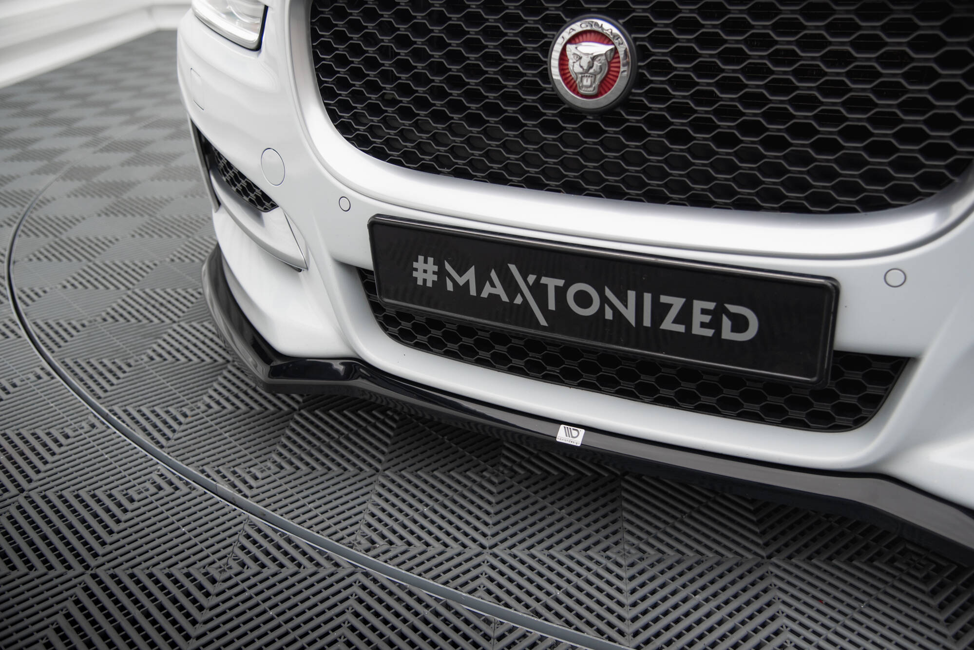 pol_po_Front-Splitter-V-1-Jaguar-XE-R-Sport-X760-19295_4 pol_po_Front-Splitter-V-1-Jaguar-XE-R-Sport-X760-19295_4