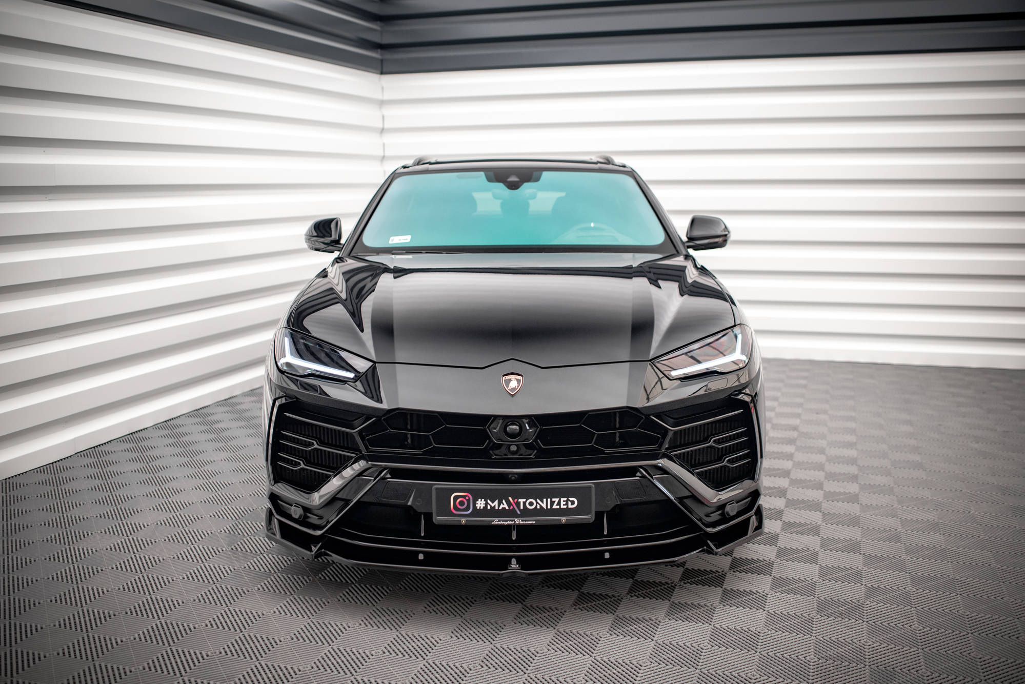 pol_po_Front-Splitter-V-1-Lamborghini-Urus-Mk1-16122_3 pol_po_Front-Splitter-V-1-Lamborghini-Urus-Mk1-16122_3