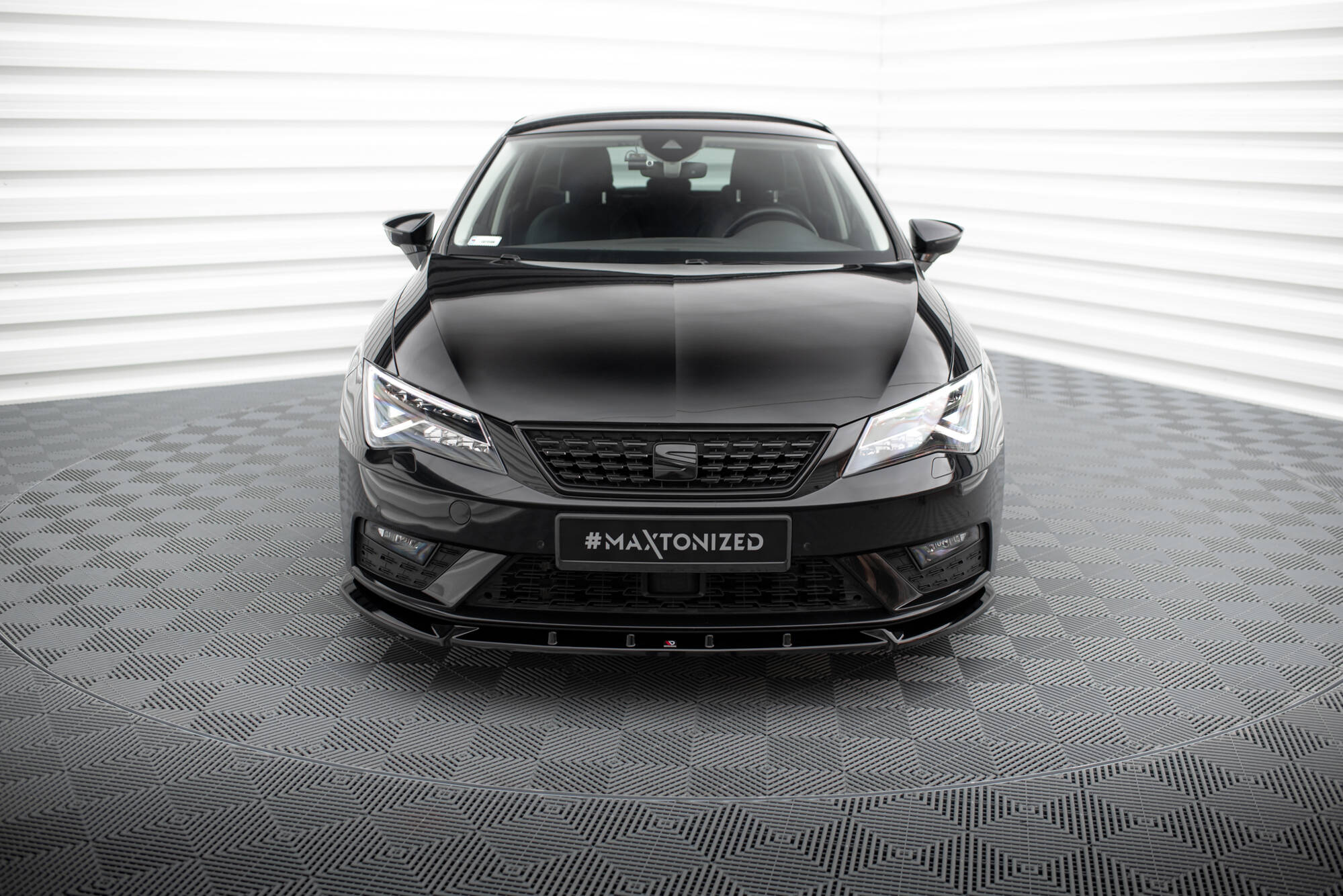pol_po_Front-Splitter-V-1-Seat-Leon-Mk3-Facelift-20378_2 pol_po_Front-Splitter-V-1-Seat-Leon-Mk3-Facelift-20378_2