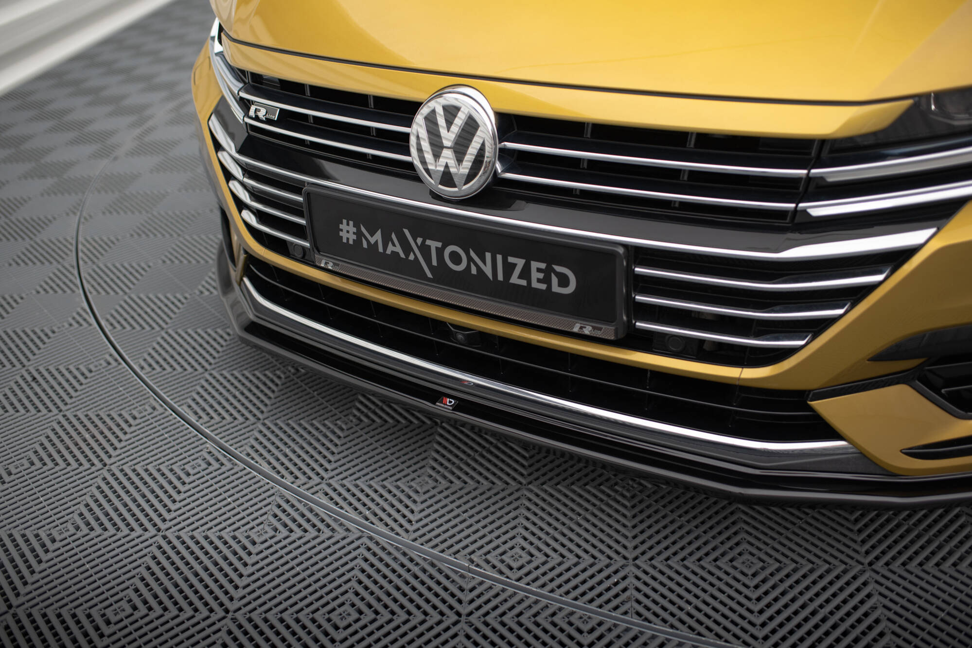 pol_po_Front-Splitter-V-1-Volkswagen-Arteon-R-Line-Sedan-Shooting-Brake-Mk1-928_4 pol_po_Front-Splitter-V-1-Volkswagen-Arteon-R-Line-Sedan-Shooting-Brake-Mk1-928_4