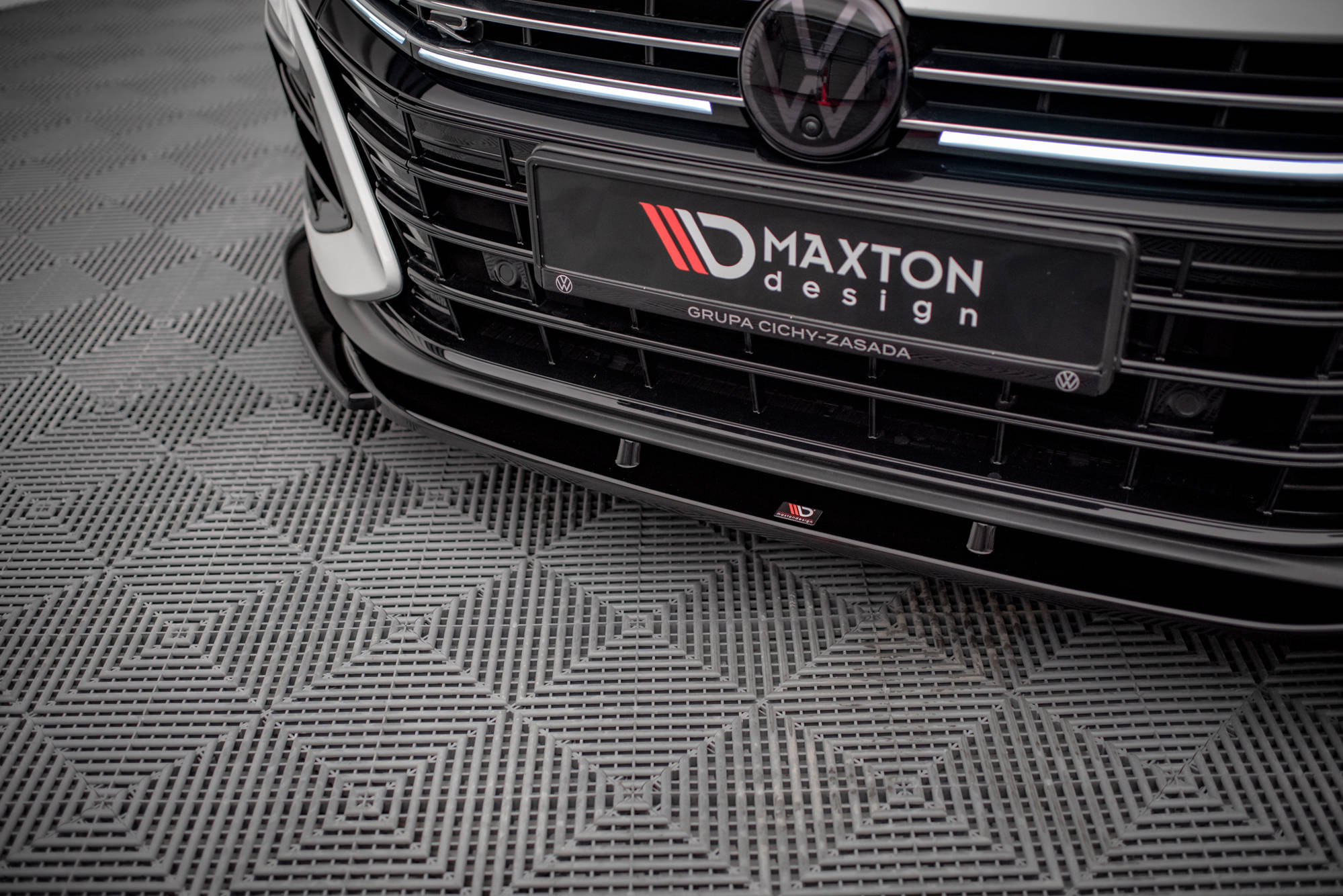 pol_po_Front-Splitter-V-1-Volkswagen-Arteon-R-Sedan-Shooting-Brake-Mk1-Facelift-14966_7 pol_po_Front-Splitter-V-1-Volkswagen-Arteon-R-Sedan-Shooting-Brake-Mk1-Facelift-14966_7