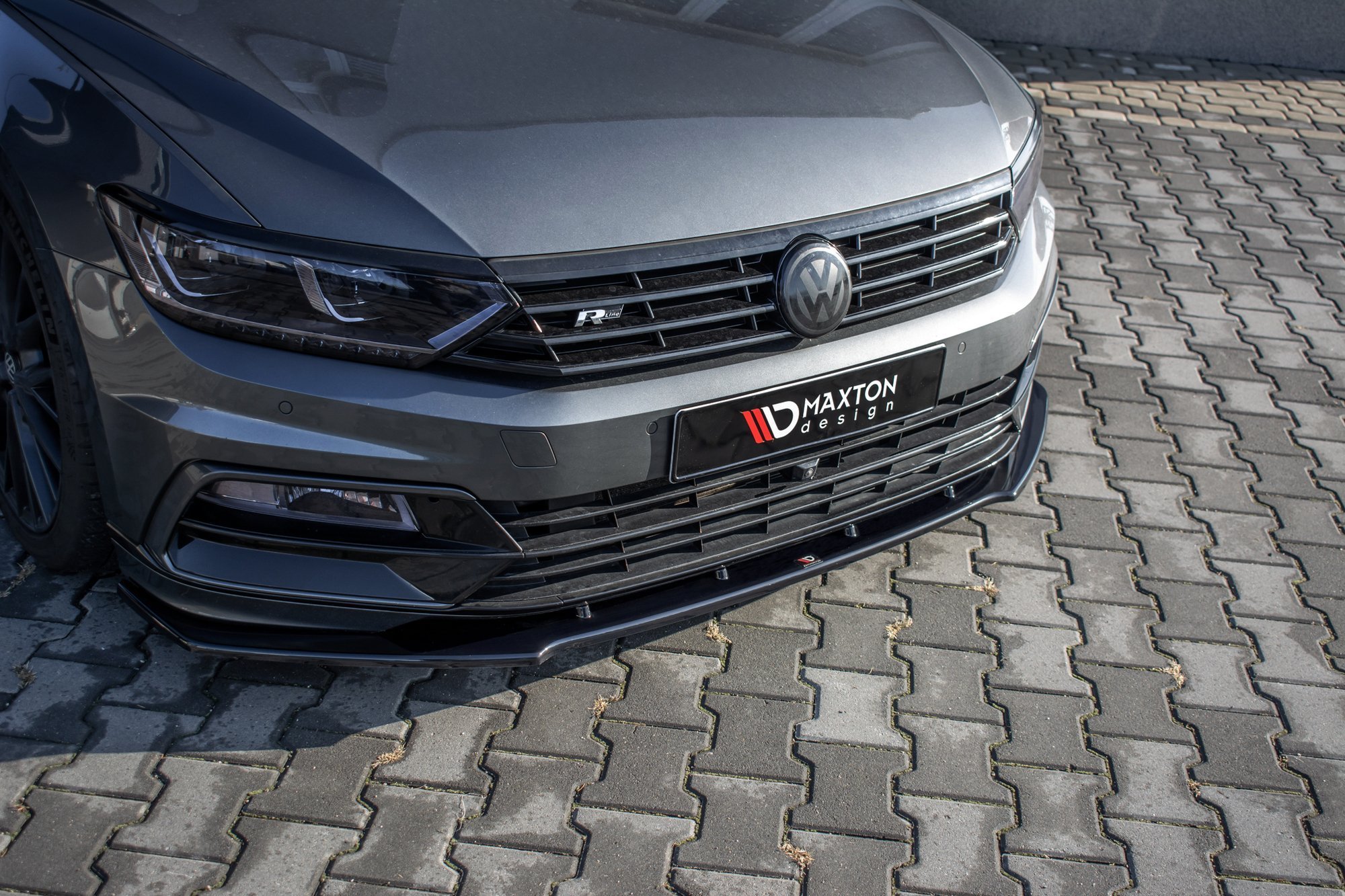 pol_po_Front-Splitter-V-1-Volkswagen-Passat-R-Line-B8-9088_5 pol_po_Front-Splitter-V-1-Volkswagen-Passat-R-Line-B8-9088_5