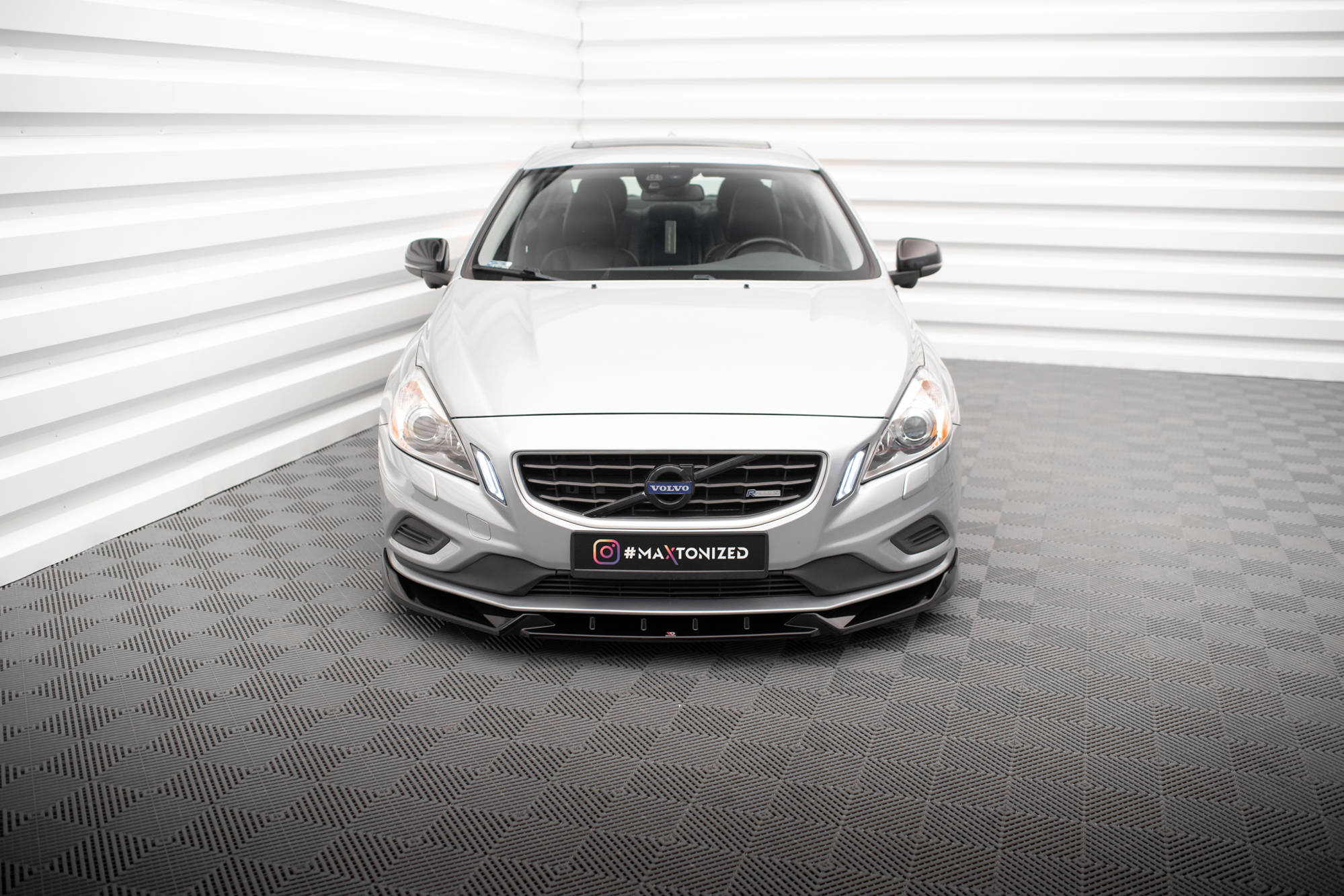 pol_po_Front-Splitter-V-1-Volvo-S60-R-Design-Mk2-18356_5 pol_po_Front-Splitter-V-1-Volvo-S60-R-Design-Mk2-18356_5