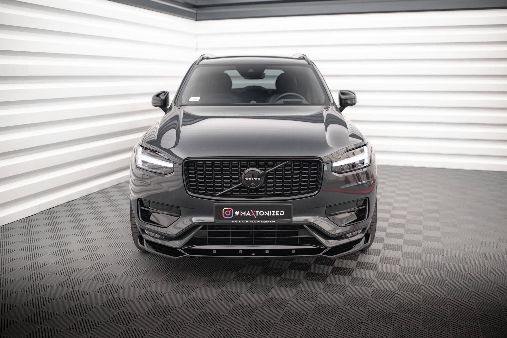 pol_po_Front-Splitter-V-1-Volvo-XC90-R-Design-Mk2-Facelift-17941_4 pol_po_Front-Splitter-V-1-Volvo-XC90-R-Design-Mk2-Facelift-17941_4